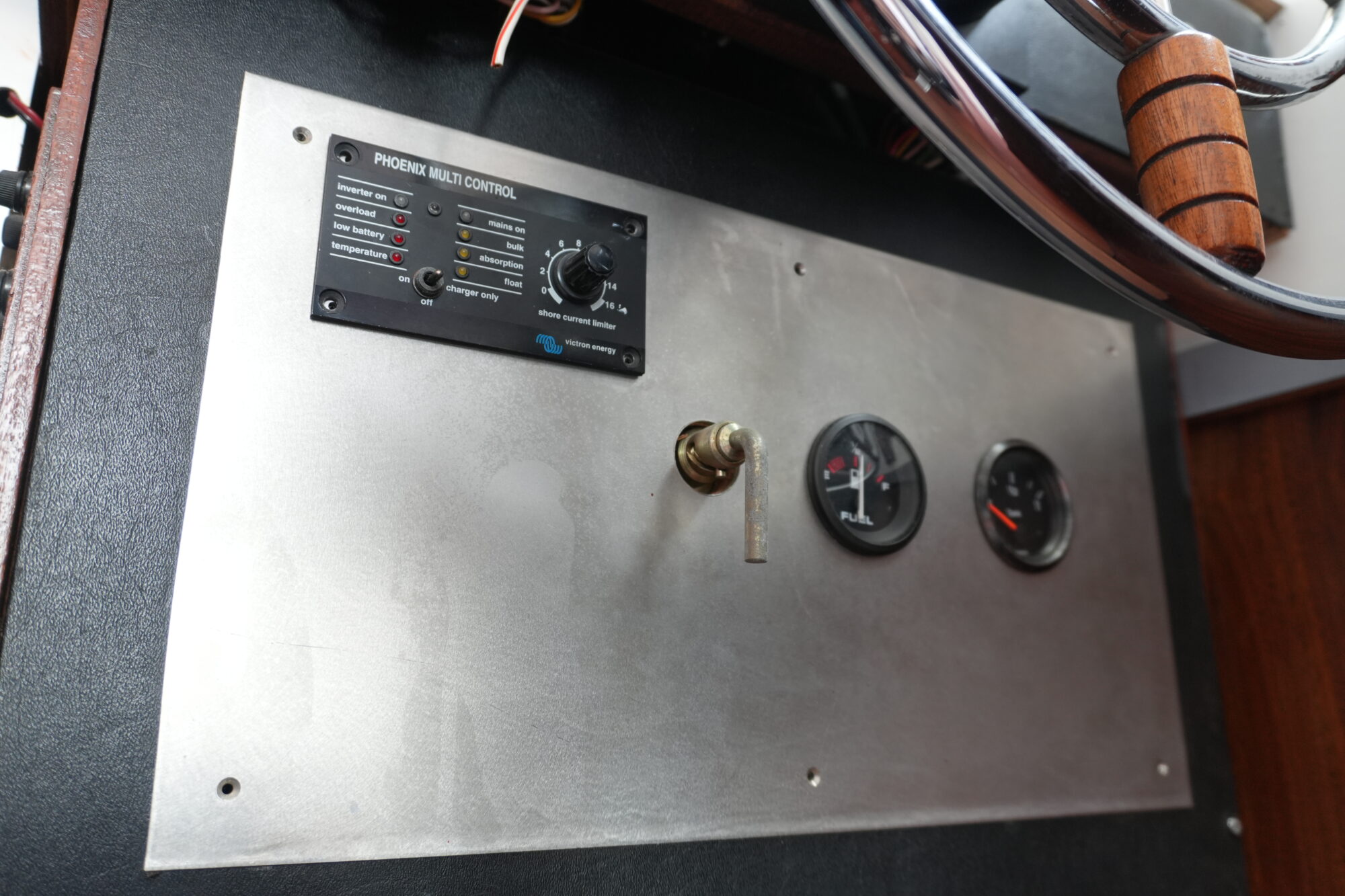 Chris Craft 11.00 Flybridge 1978 – dubbele flybridge-stuurpost - Foto 18