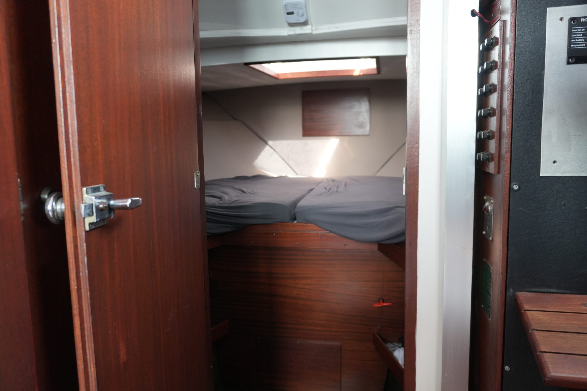Chris Craft 11.00 Flybridge 1978 – dubbele flybridge-stuurpost - Foto 20
