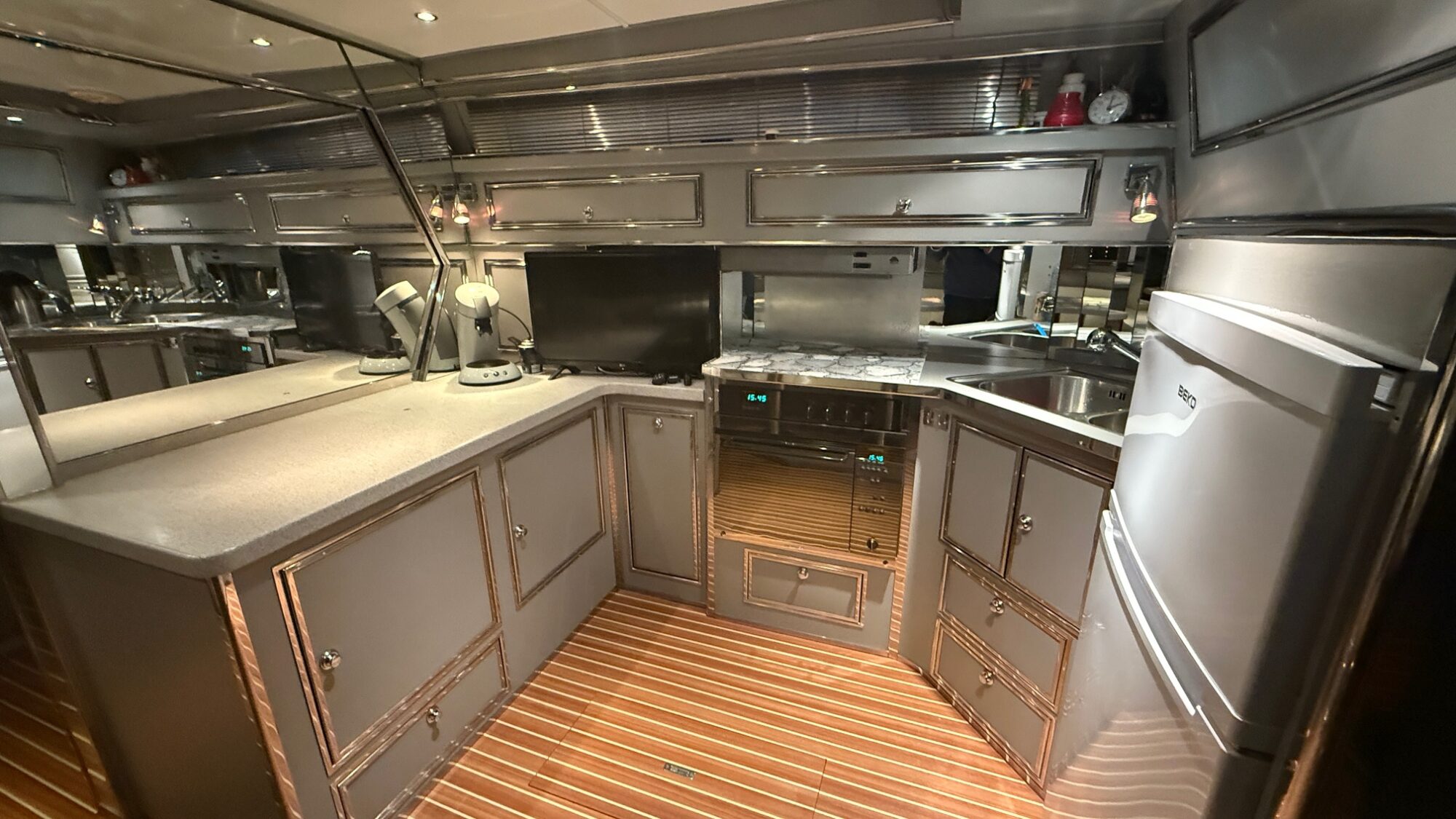 Sea Ray 400 Express Cruiser 1988 – Caterpillar diesels, 2 hutten - Foto 12
