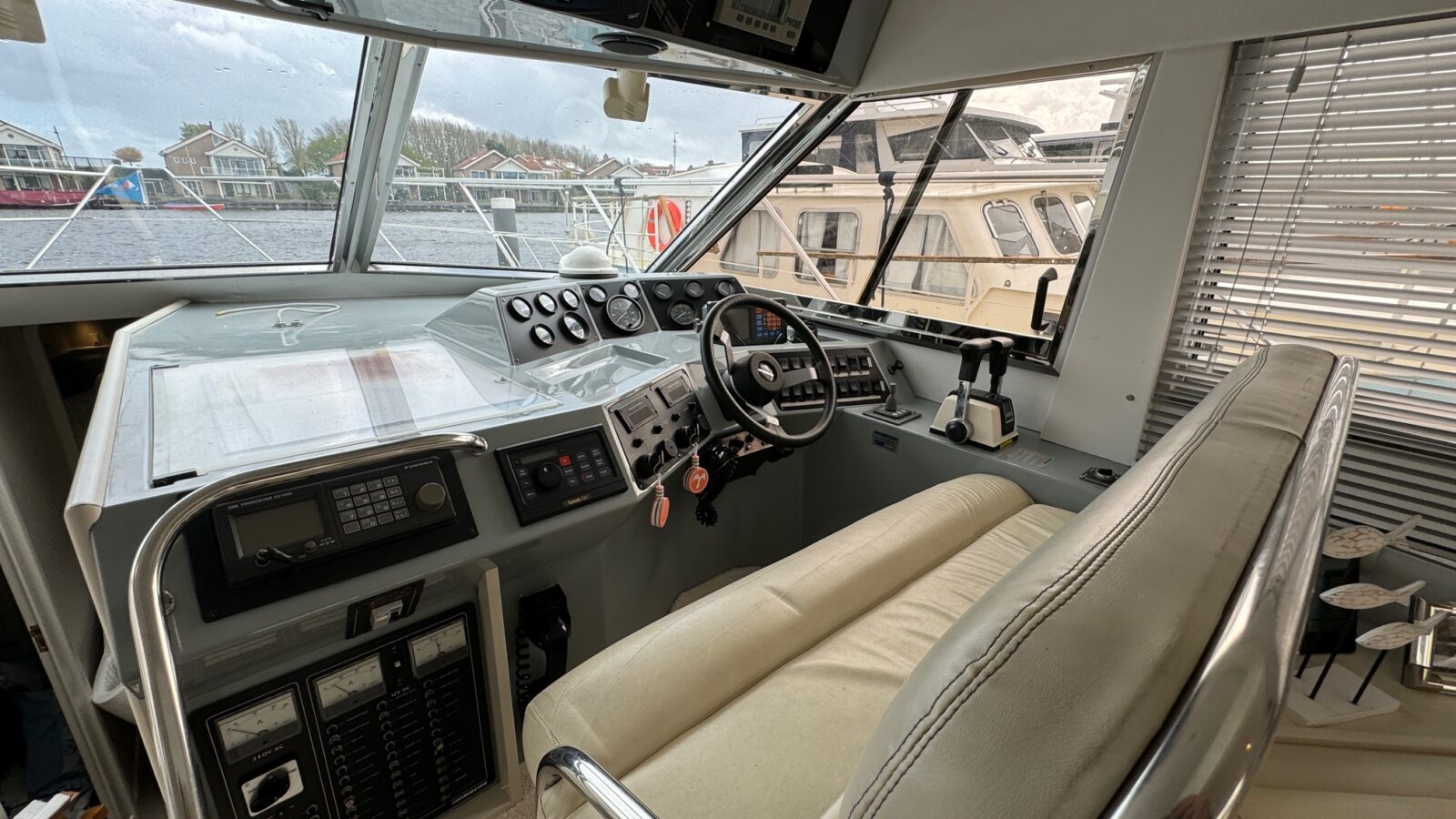 Fairline 43 Flybridge 1990 – Sportief flybridge-motorjacht - Foto 19
