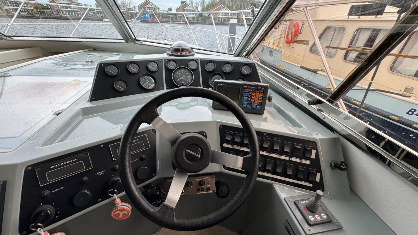 Fairline 43 Flybridge 1990 – Sportief flybridge-motorjacht - Foto 20