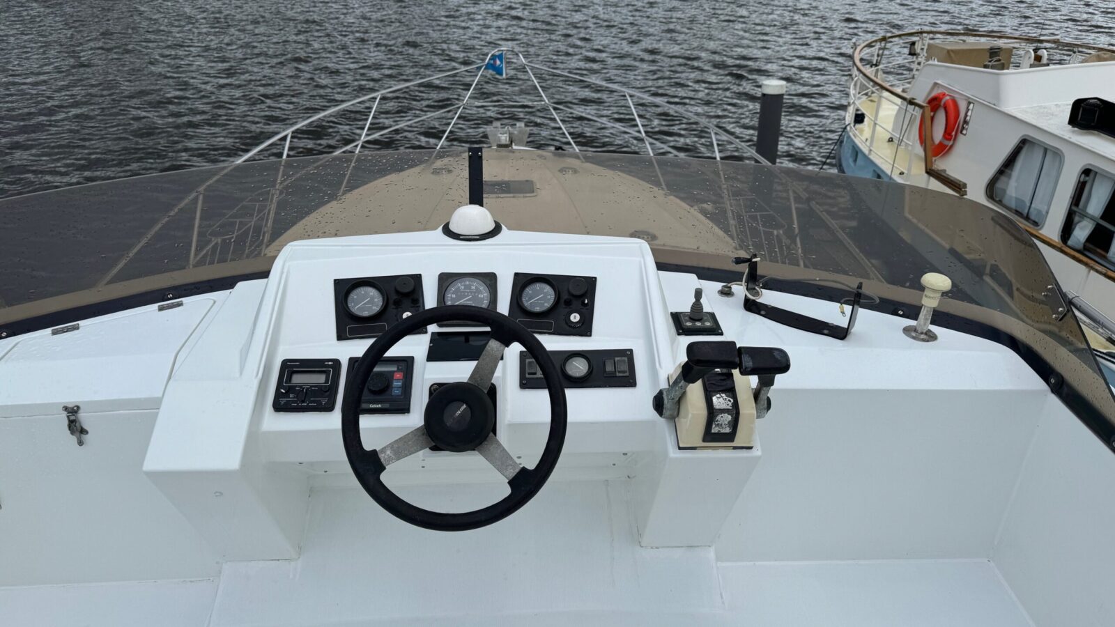 Fairline 43 Flybridge 1990 – Sportief flybridge-motorjacht - Foto 10