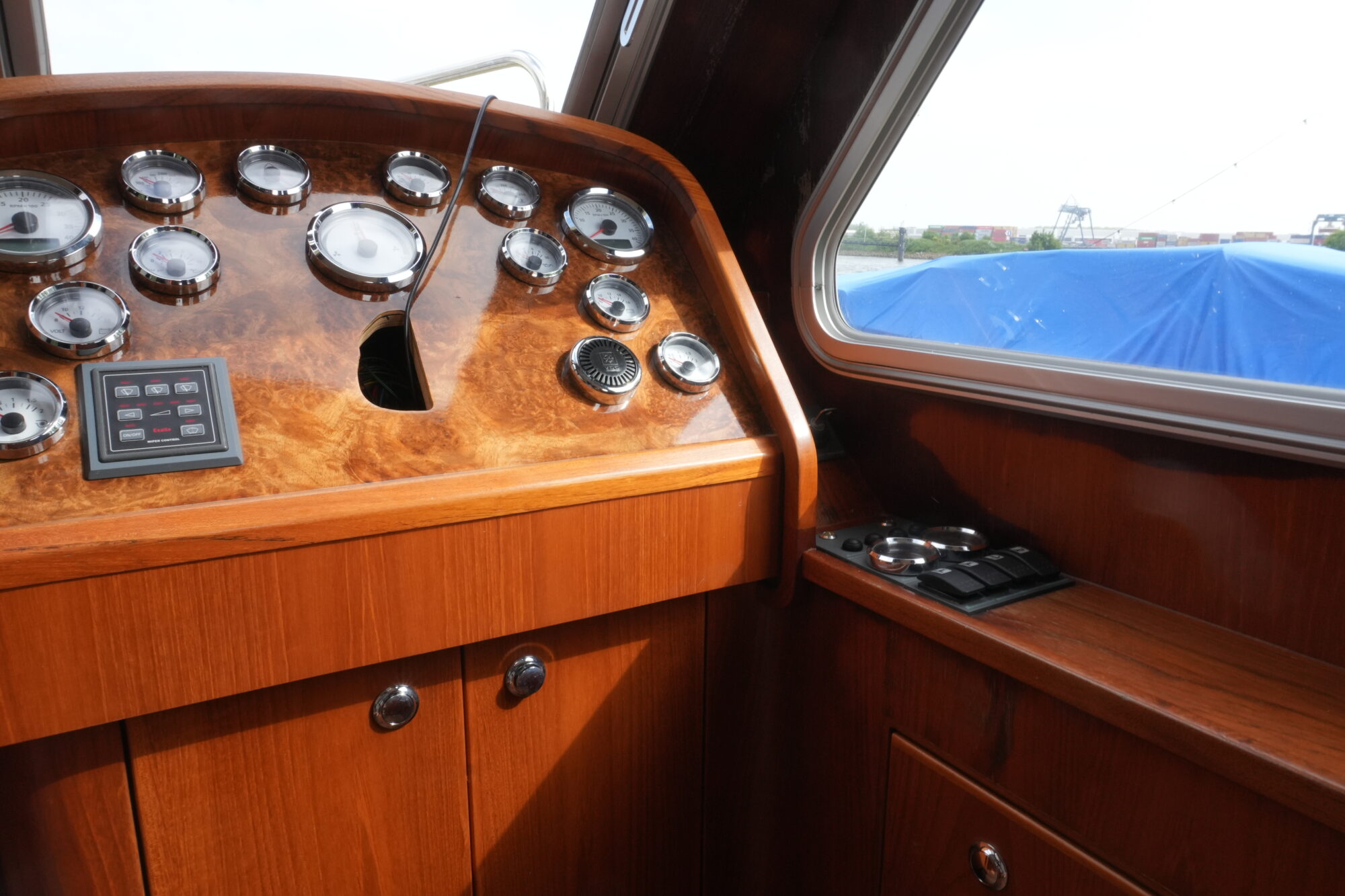 Casco 11.00 OK Flybridge 2000 – afbouwproject met flybridge - Foto 24