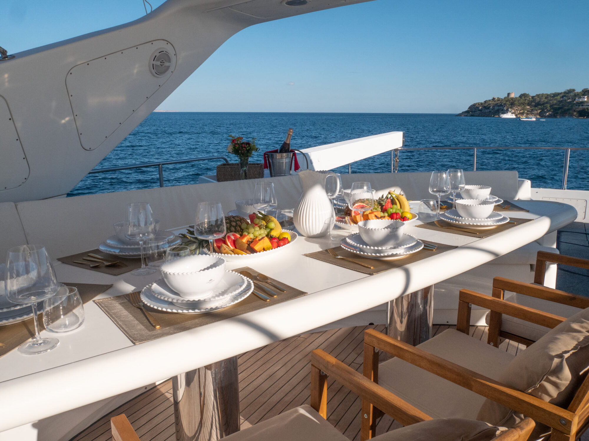 Falcon 100 2001 – Zeewaardig superjacht met refit 2023 - Foto 7
