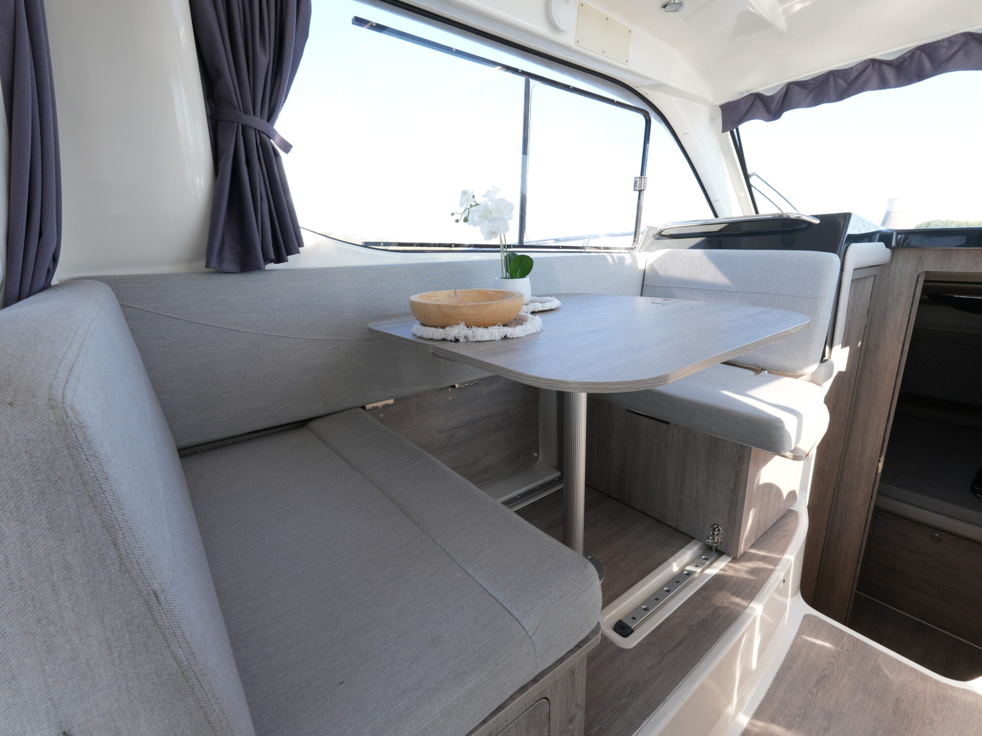 Quicksilver 905 Activ Weekend 2019 – Outboard met dubbele hut - Foto 14
