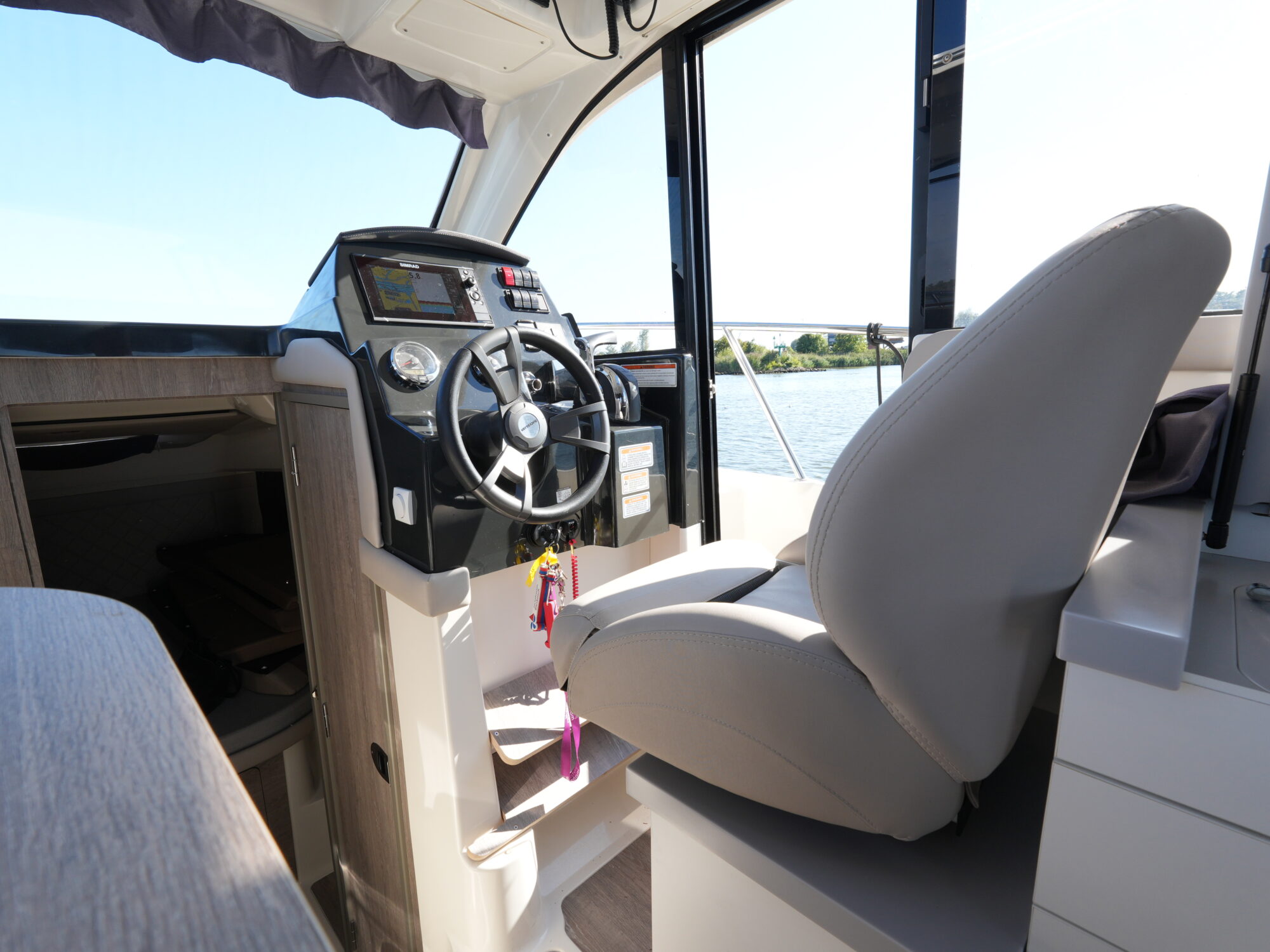 Quicksilver 905 Activ Weekend 2019 – Outboard met dubbele hut - Foto 15