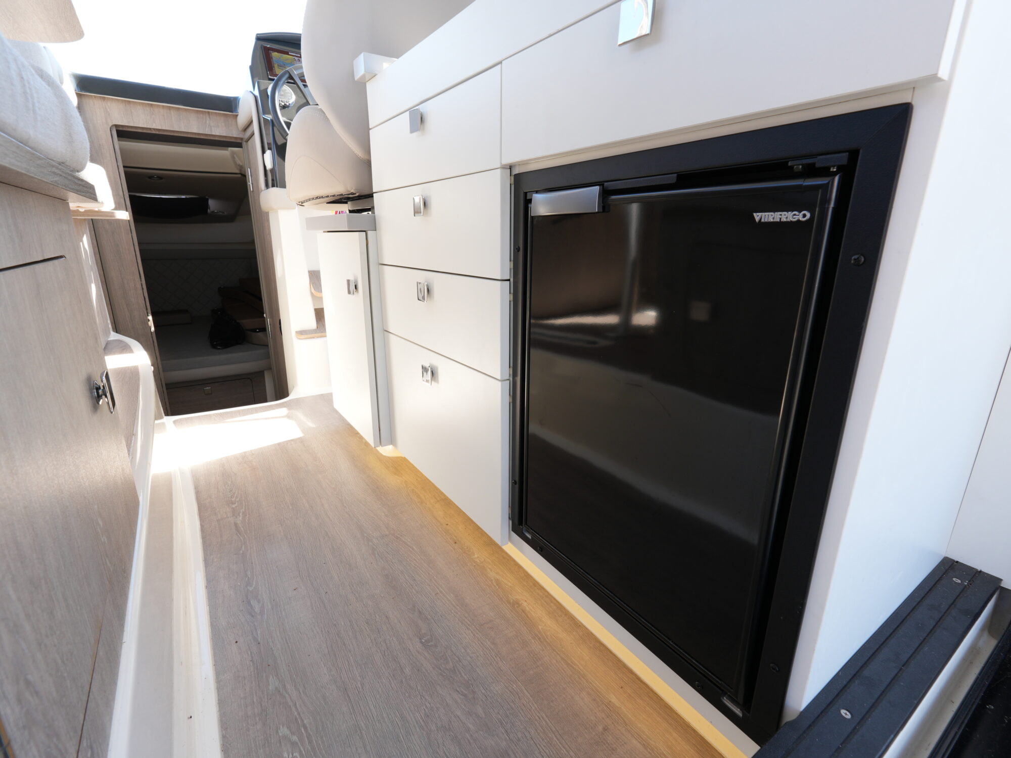 Quicksilver 905 Activ Weekend 2019 – Outboard met dubbele hut - Foto 17