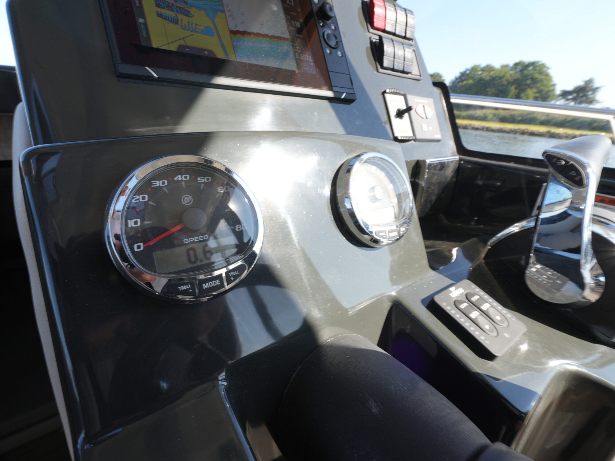 Quicksilver 905 Activ Weekend 2019 – Outboard met dubbele hut - Foto 19