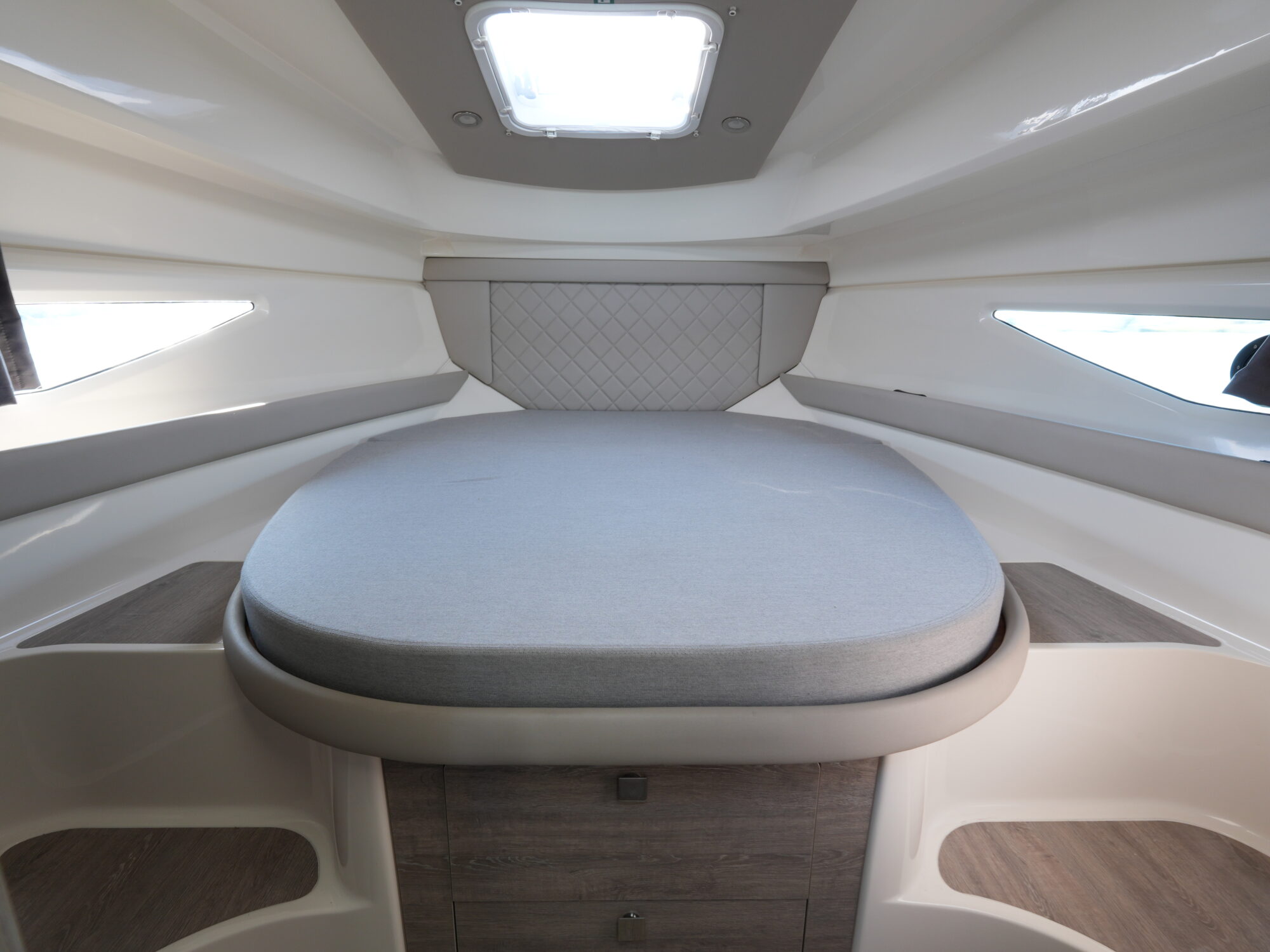 Quicksilver 905 Activ Weekend 2019 – Outboard met dubbele hut - Foto 23