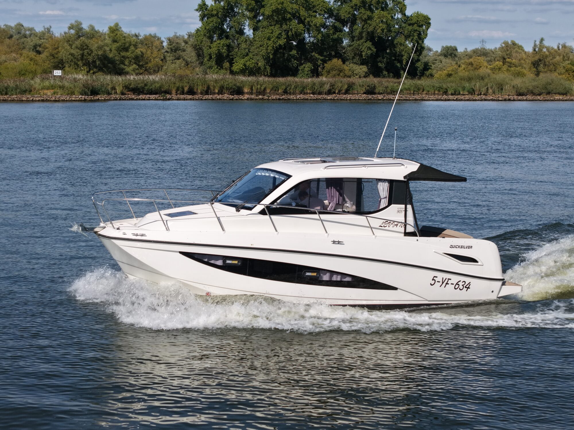 Quicksilver 905 Activ Weekend 2019 – Outboard met dubbele hut - Foto 6