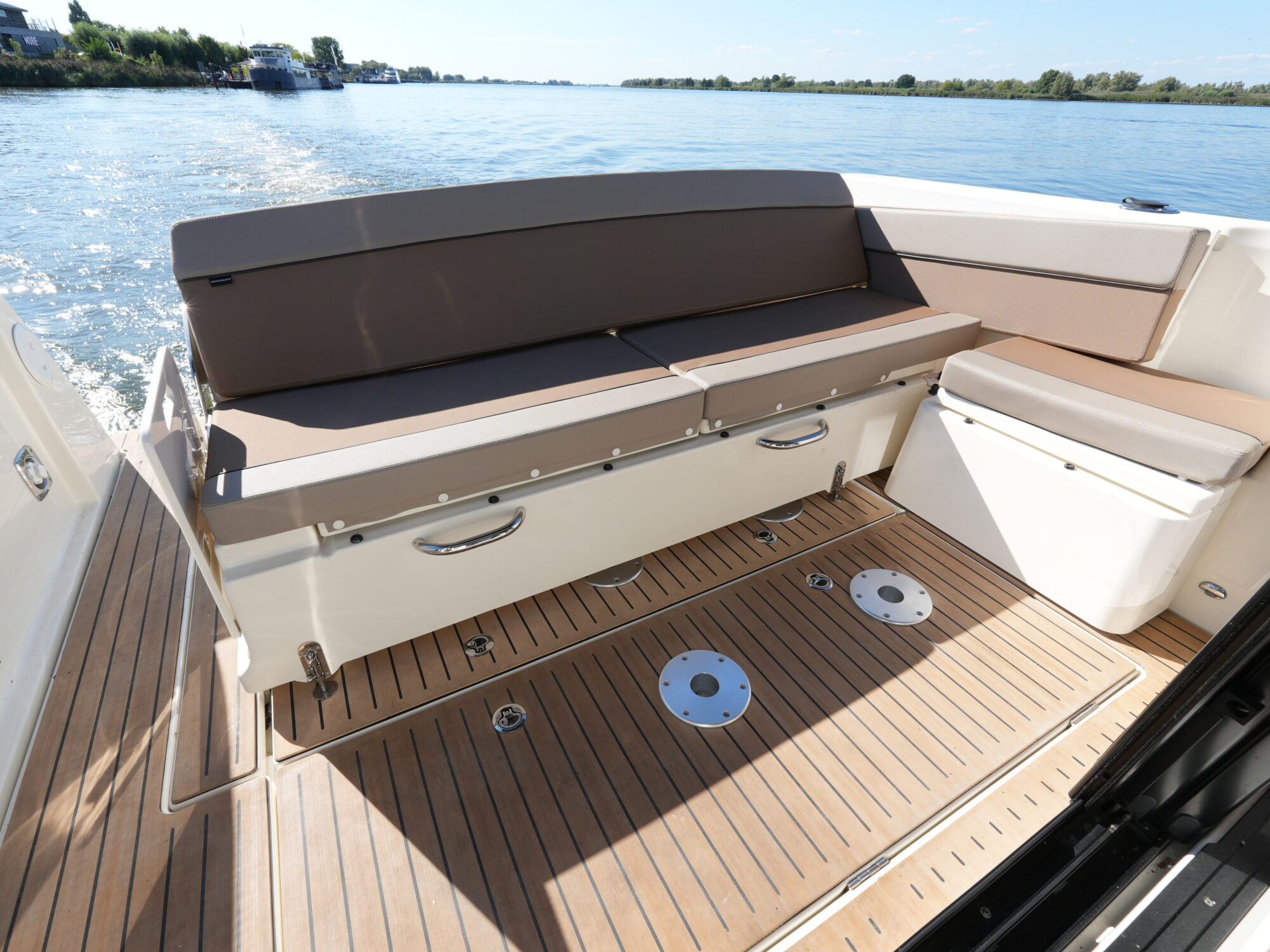 Quicksilver 905 Activ Weekend 2019 – Outboard met dubbele hut - Foto 7