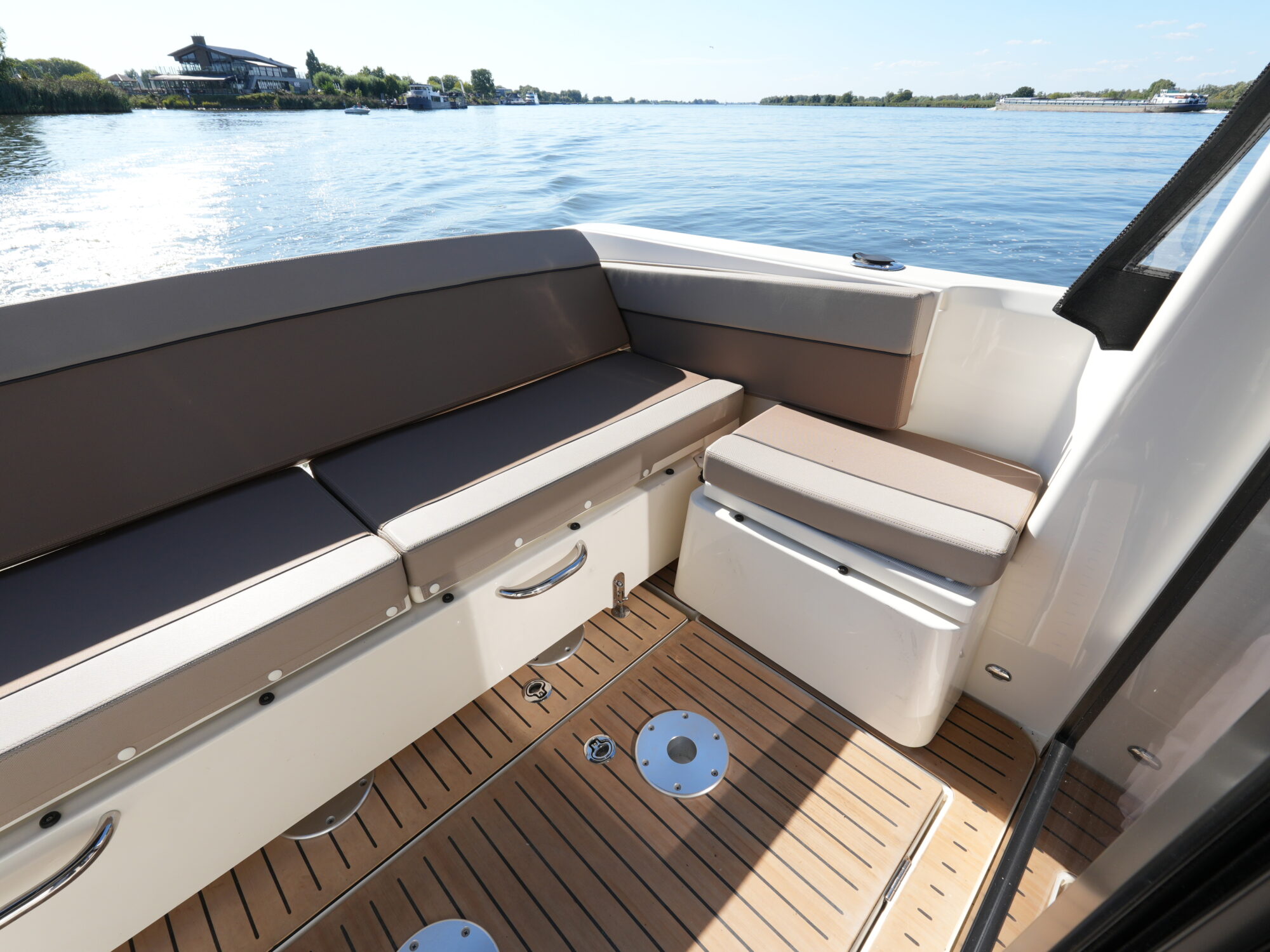 Quicksilver 905 Activ Weekend 2019 – Outboard met dubbele hut - Foto 8
