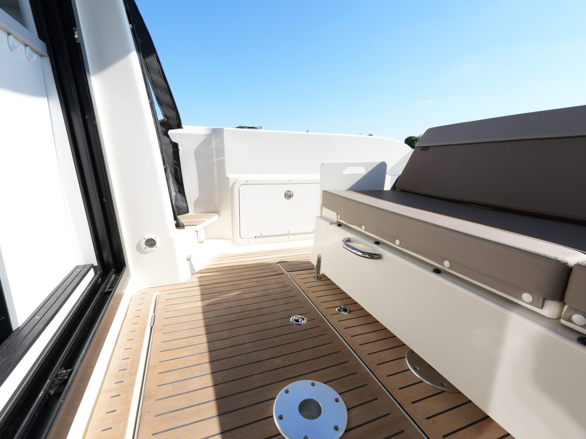 Quicksilver 905 Activ Weekend 2019 – Outboard met dubbele hut - Foto 9