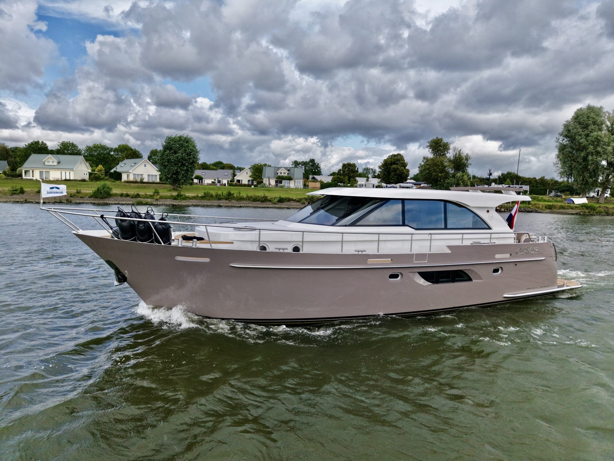 Van den Hoven Executive 15.00 MK II - Foto 1