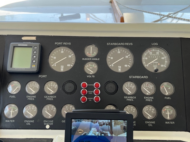 Whitewater Wolfe 46 Flybridge 1990 – Zeewaardig met dubbele besturing - Foto 11