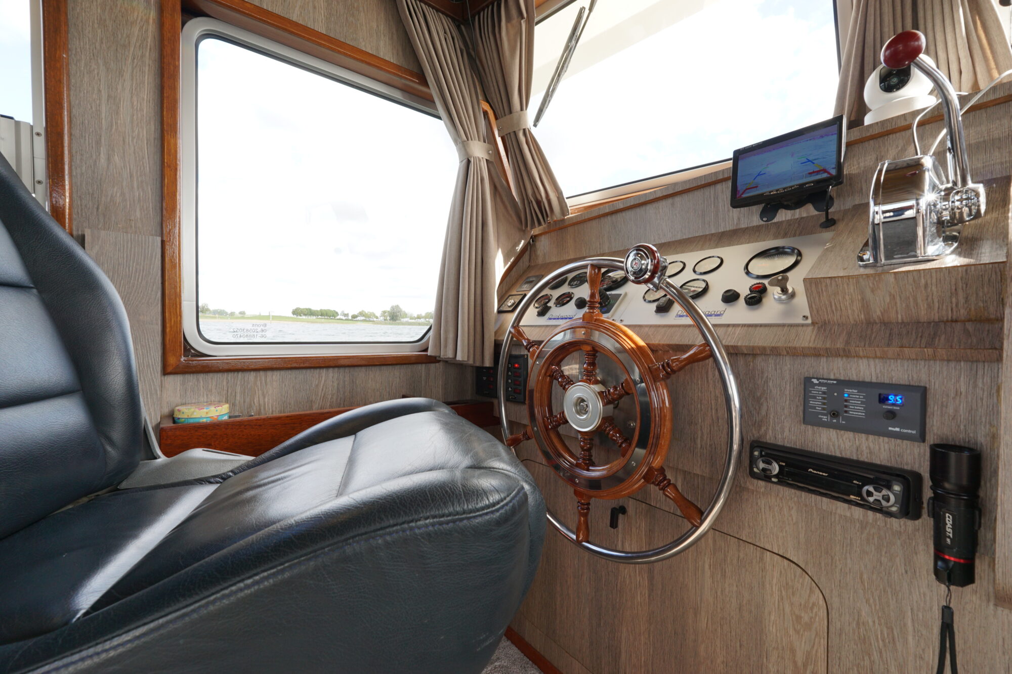 Buijs Kruiser 10.80 OK 2014 – Stoere zware kruiser met lage doorvaart - Foto 17