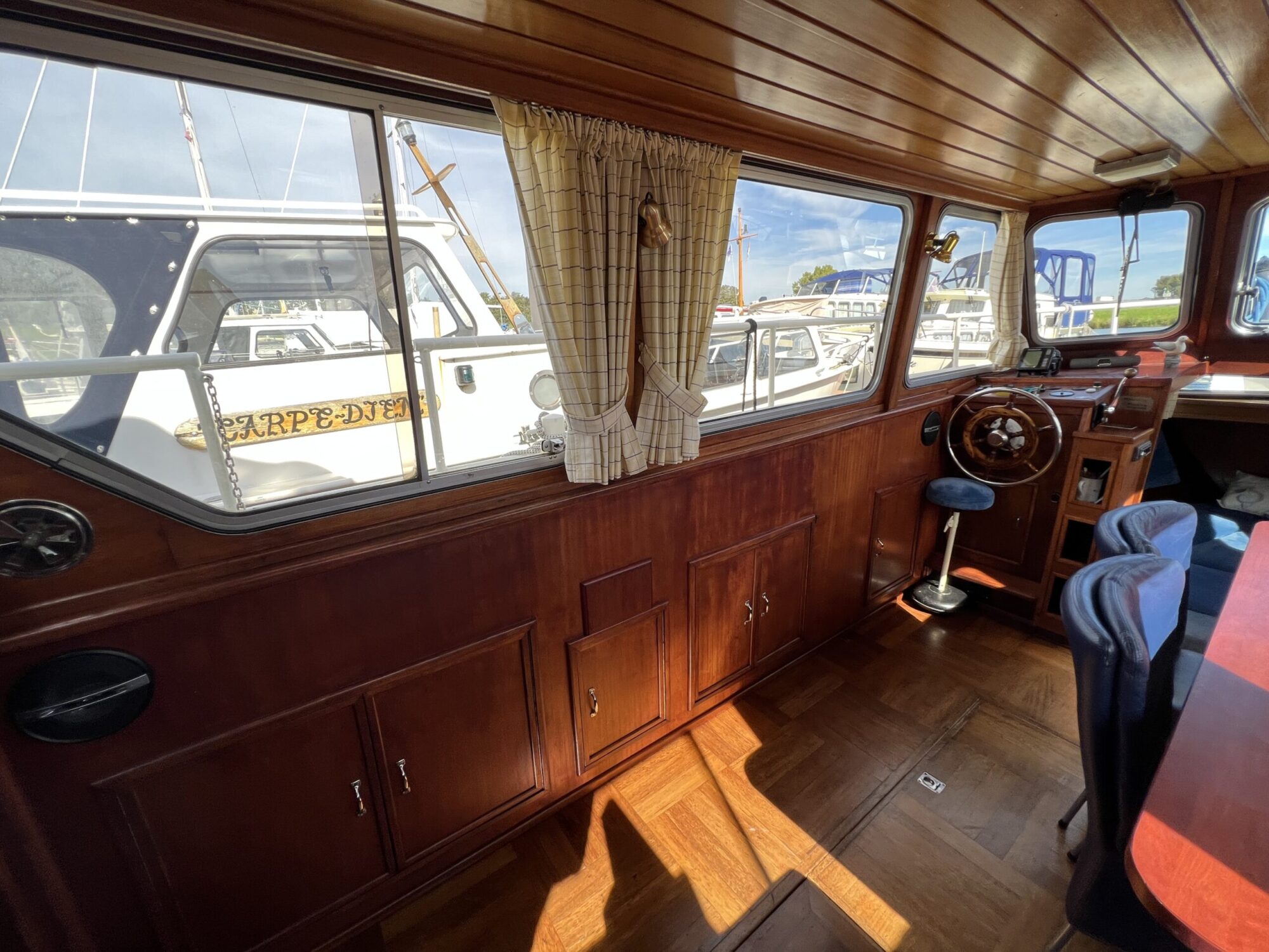 Beachcraft 11.30 AK Cabrio 1979 – Mahonie met boegschroef - Foto 13