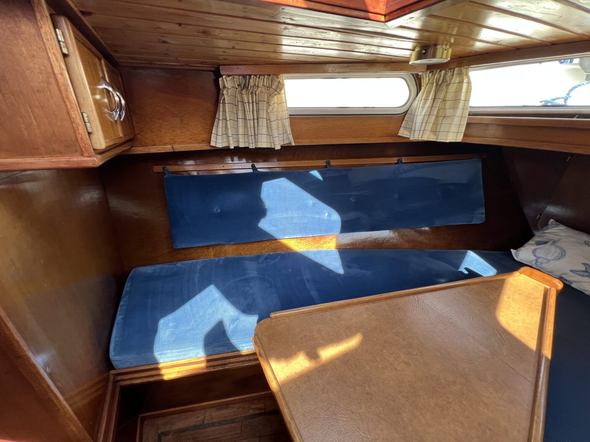 Beachcraft 11.30 AK Cabrio 1979 – Mahonie met boegschroef - Foto 20