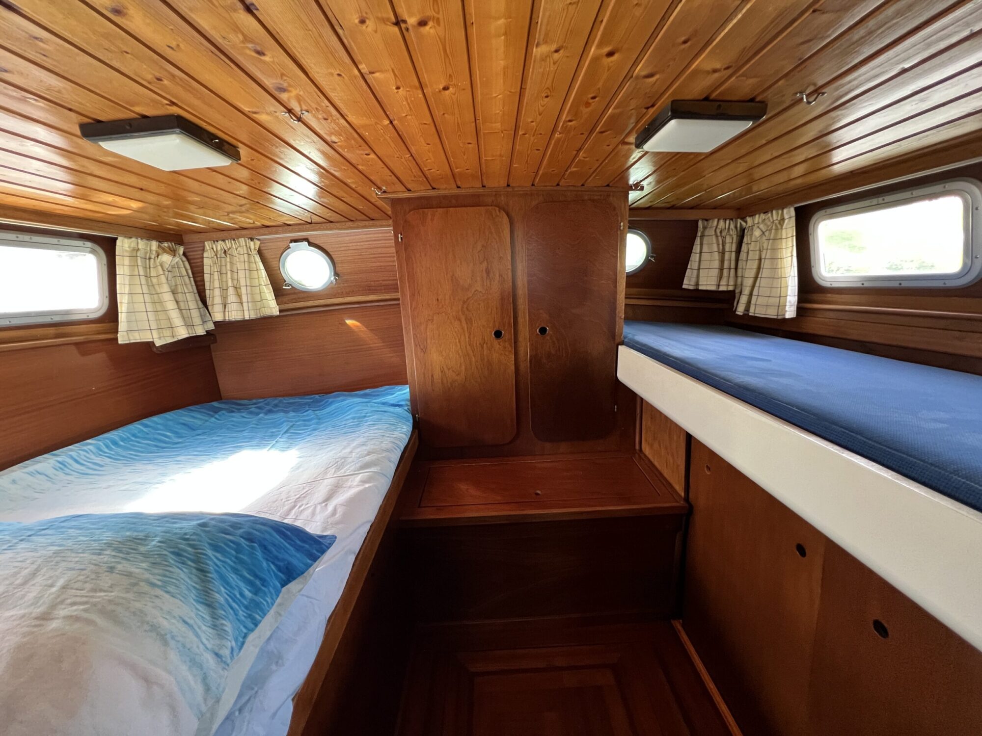 Beachcraft 11.30 AK Cabrio 1979 – Mahonie met boegschroef - Foto 29
