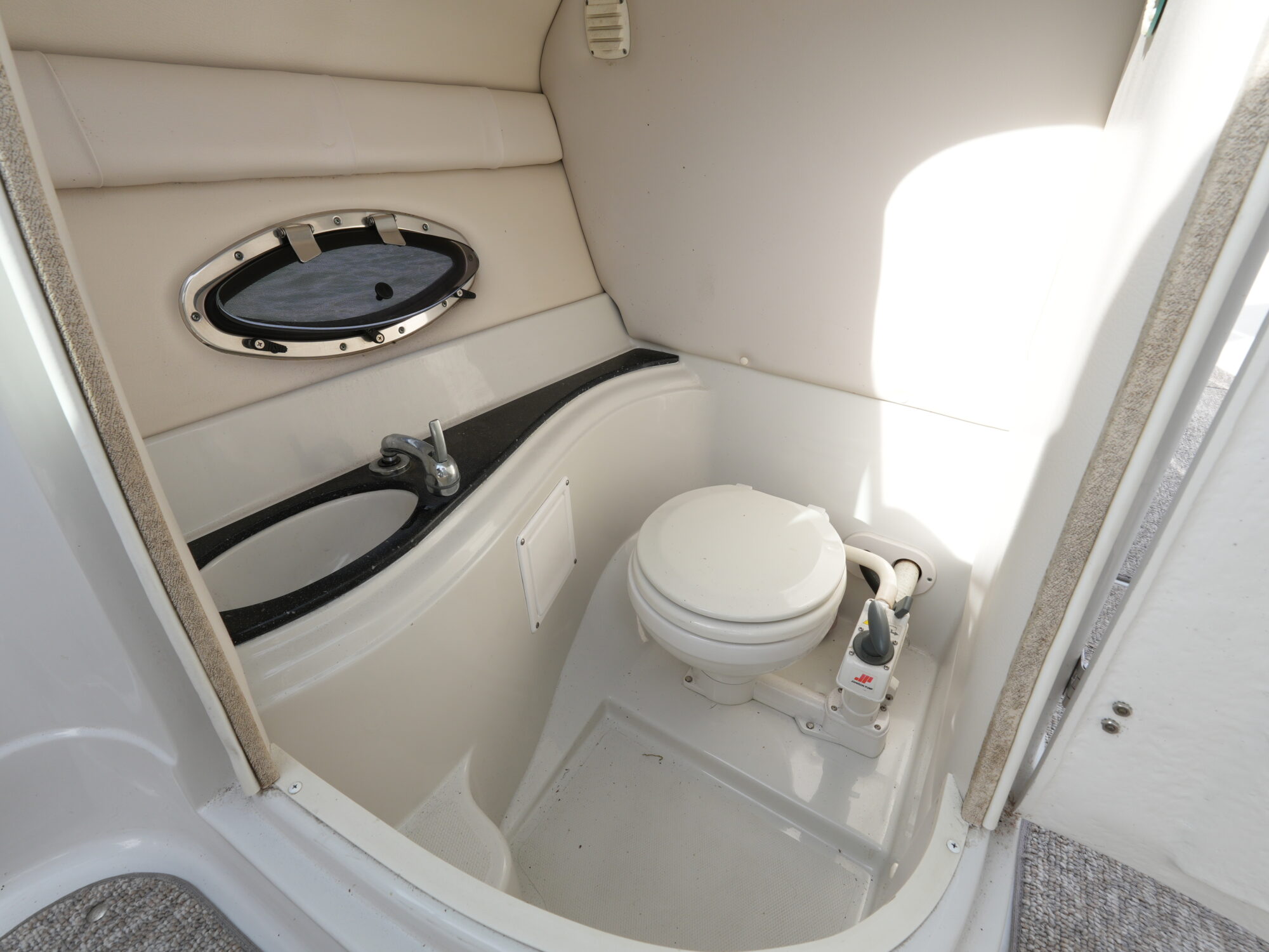 Crownline 265 SS 2011 – 300 pk, droog gestald - Foto 20
