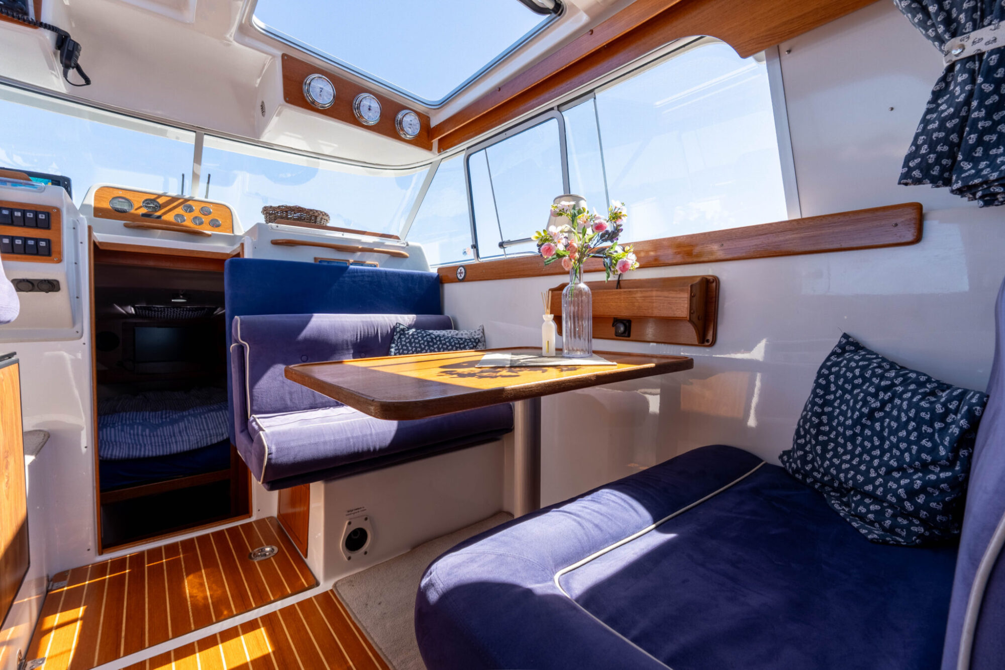 Nimbus 280 Coupé 2000 – degelijk cruiser met twee hutten - Foto 11