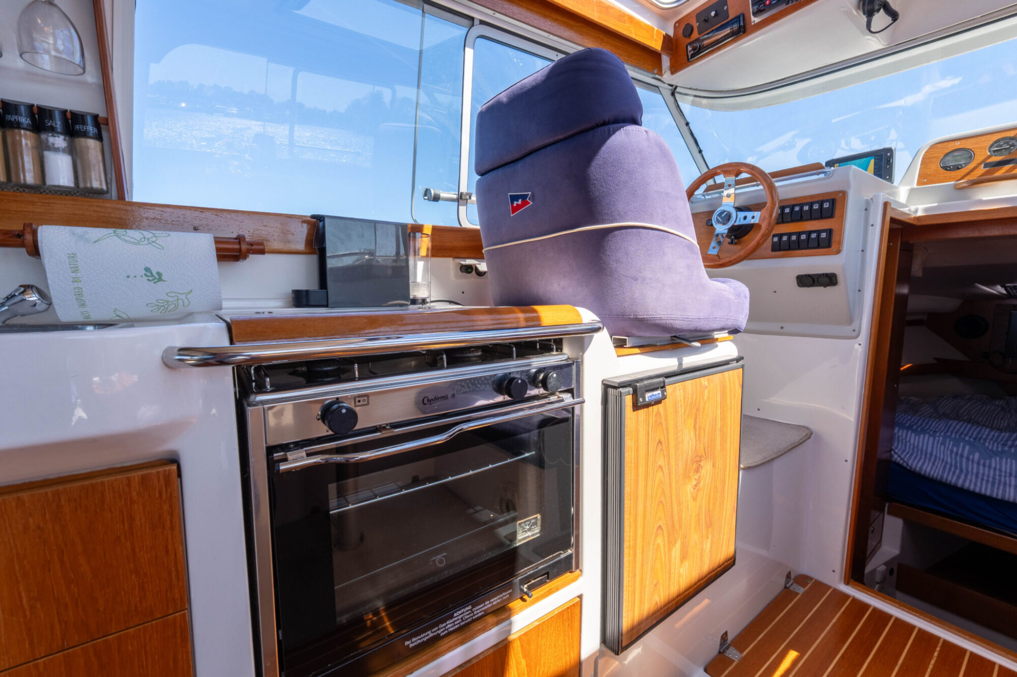 Nimbus 280 Coupé 2000 – degelijk cruiser met twee hutten - Foto 12