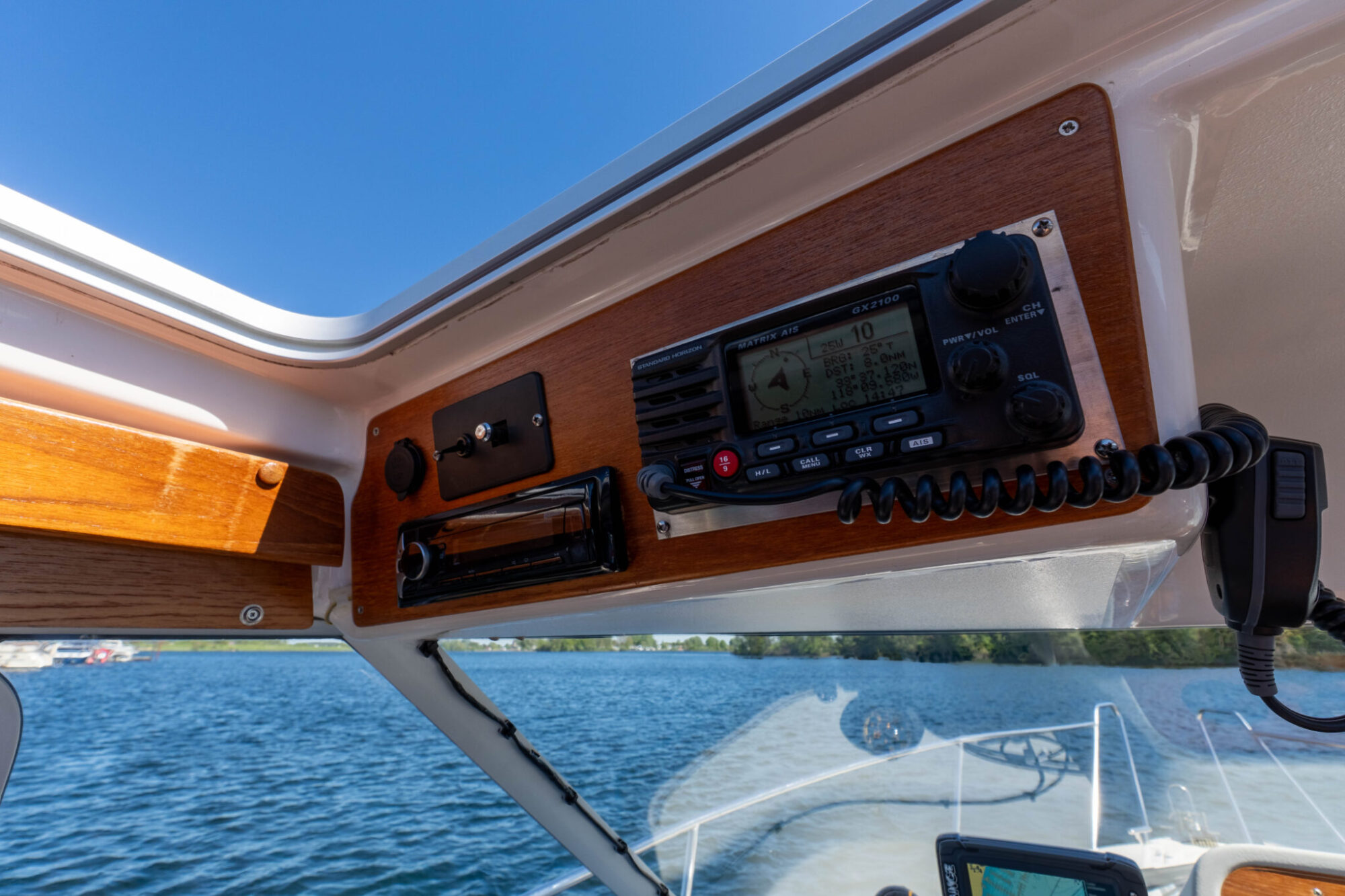 Nimbus 280 Coupé 2000 – degelijk cruiser met twee hutten - Foto 16