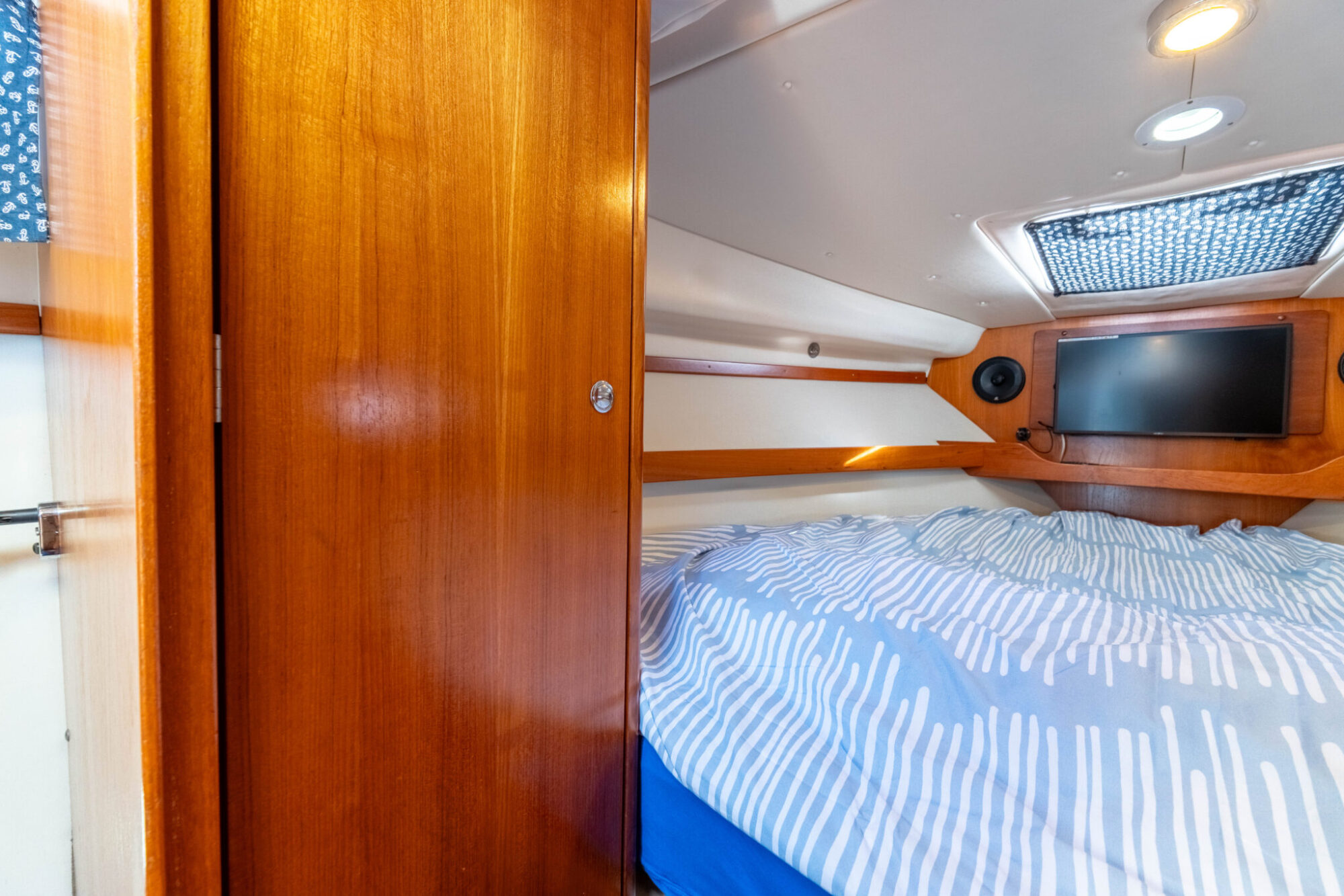 Nimbus 280 Coupé 2000 – degelijk cruiser met twee hutten - Foto 23