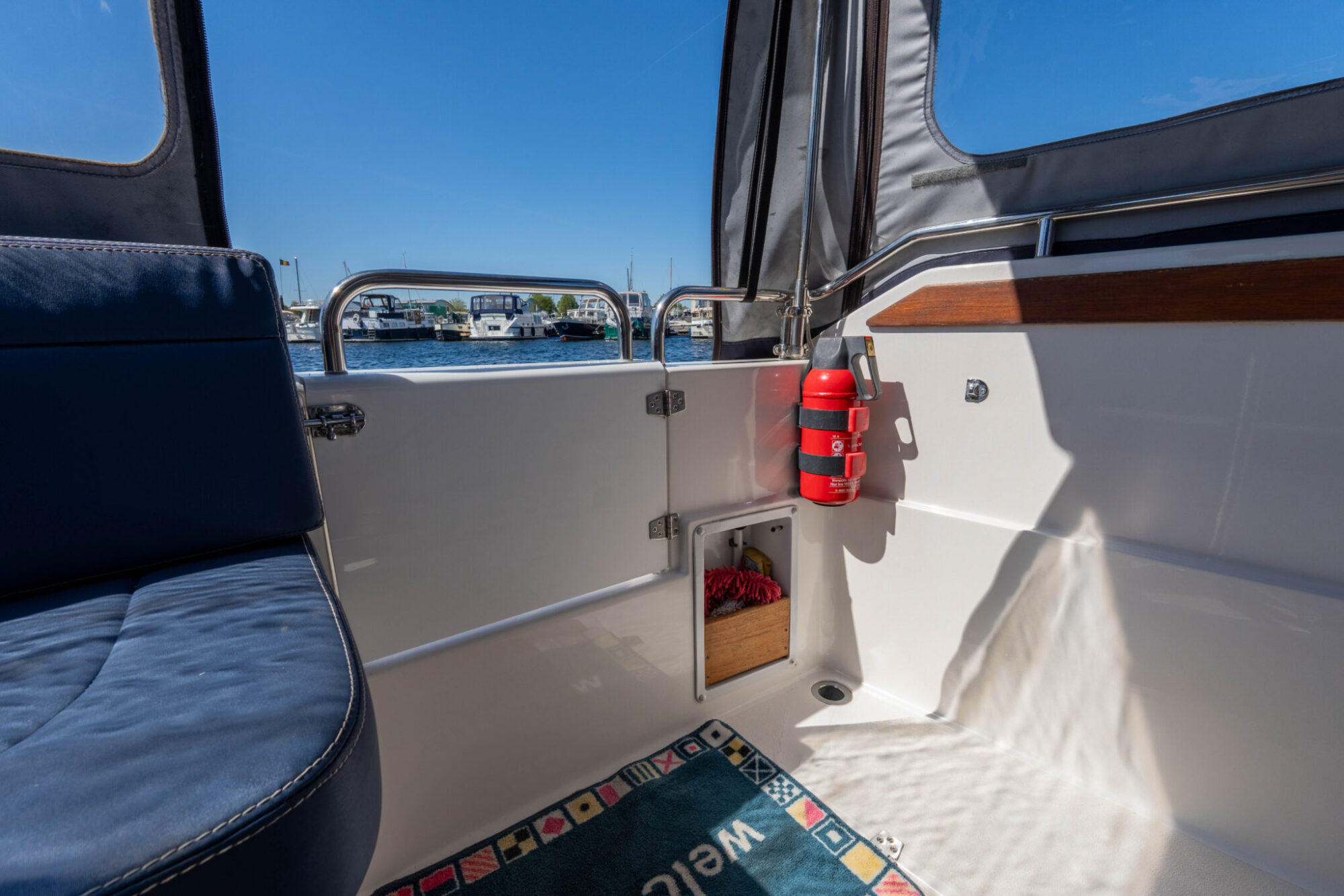 Nimbus 280 Coupé 2000 – degelijk cruiser met twee hutten - Foto 6