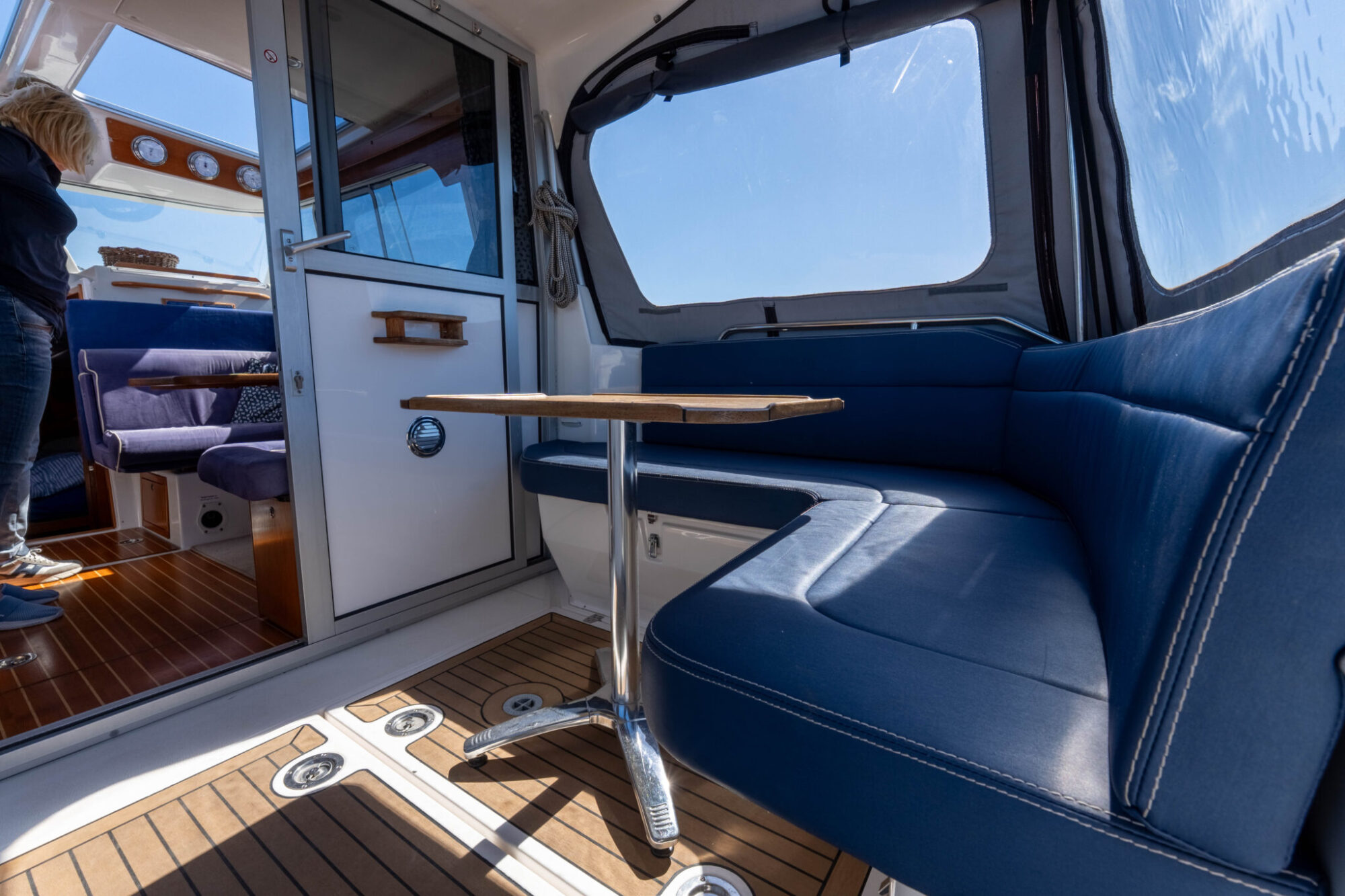 Nimbus 280 Coupé 2000 – degelijk cruiser met twee hutten - Foto 9