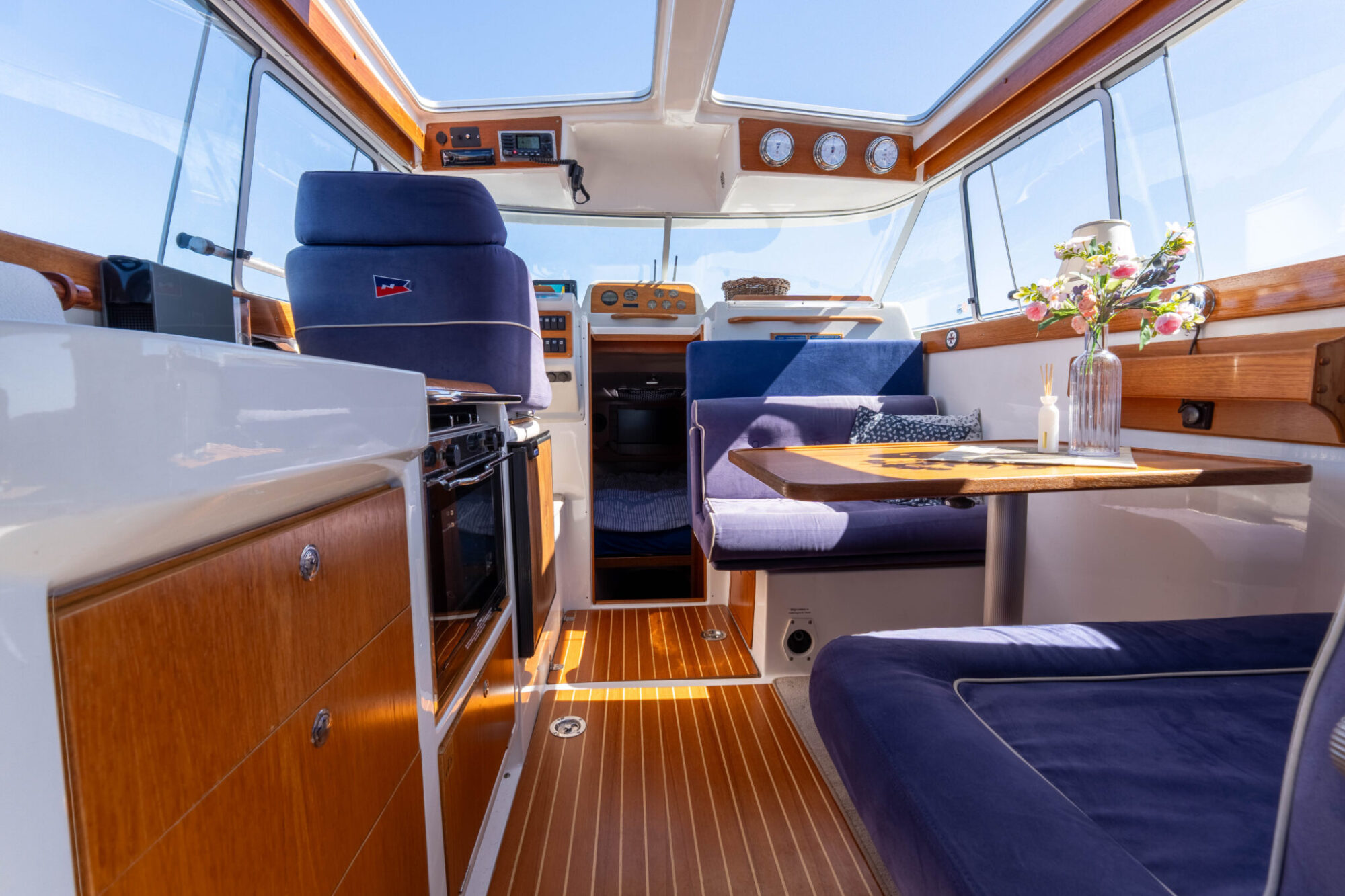 Nimbus 280 Coupé 2000 – degelijk cruiser met twee hutten - Foto 10