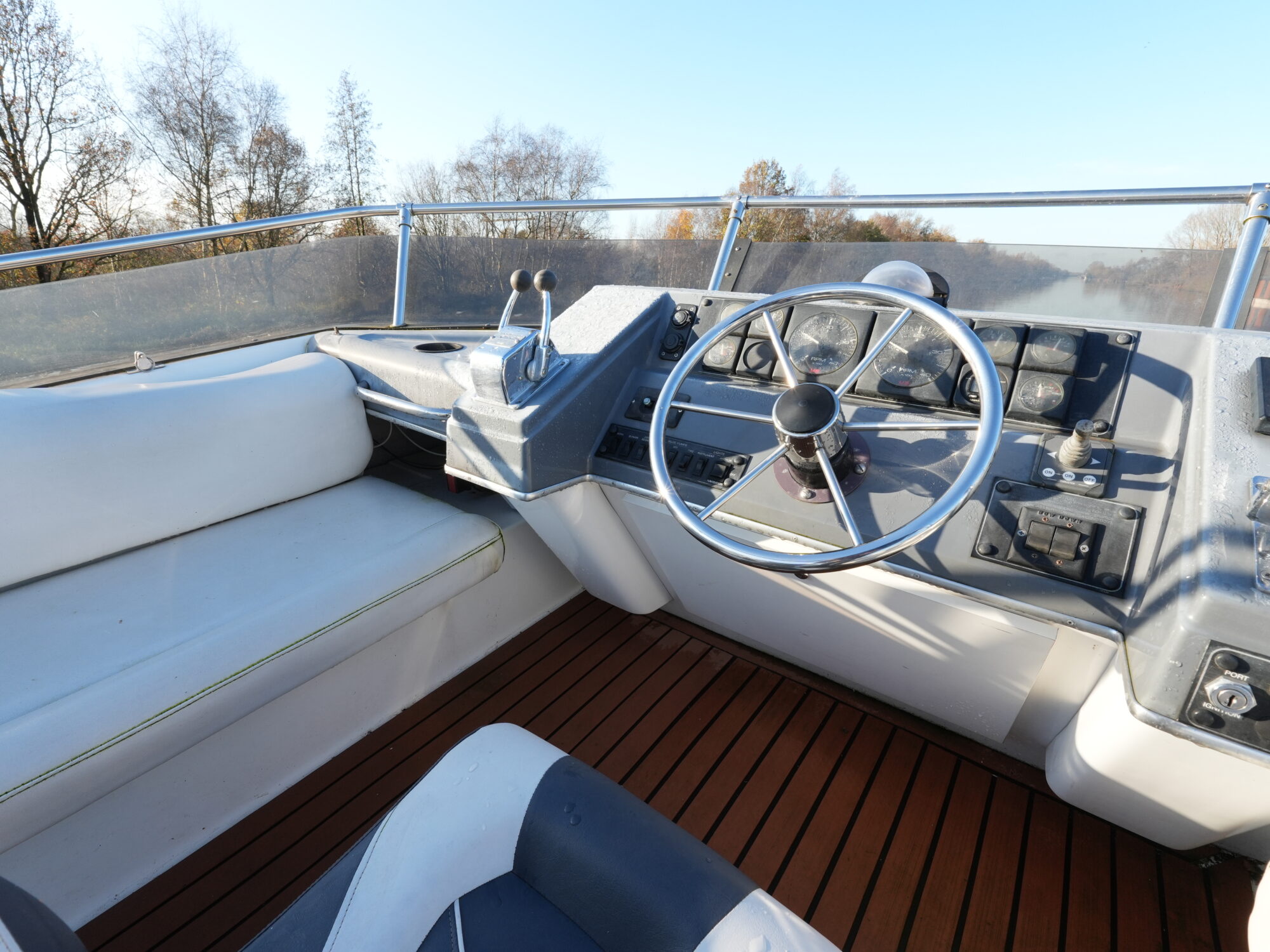 Bayliner 3688 Flybridge 1992 – royale cruiser met twee stuurstanden - Foto 17