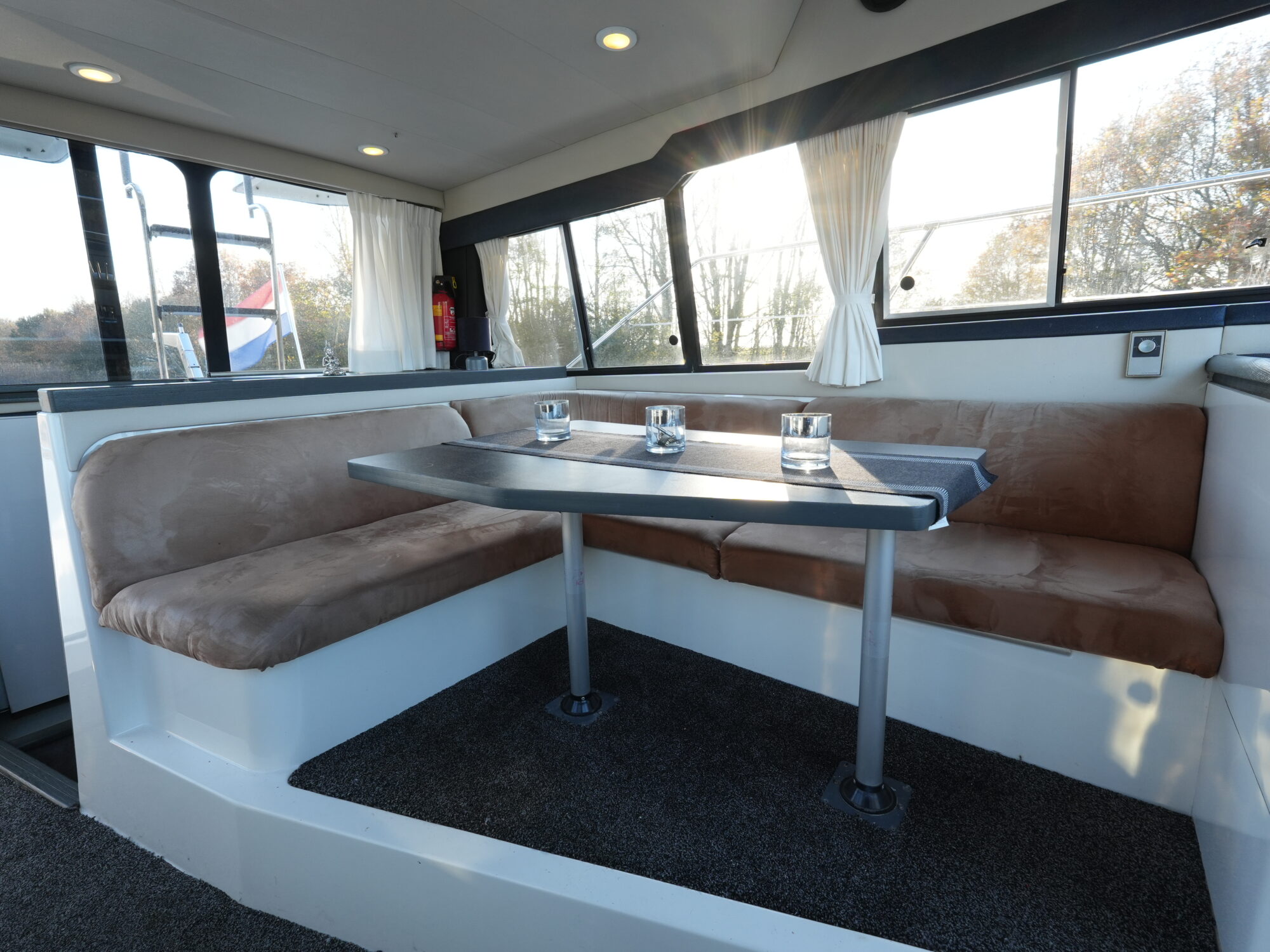 Bayliner 3688 Flybridge 1992 – royale cruiser met twee stuurstanden - Foto 24