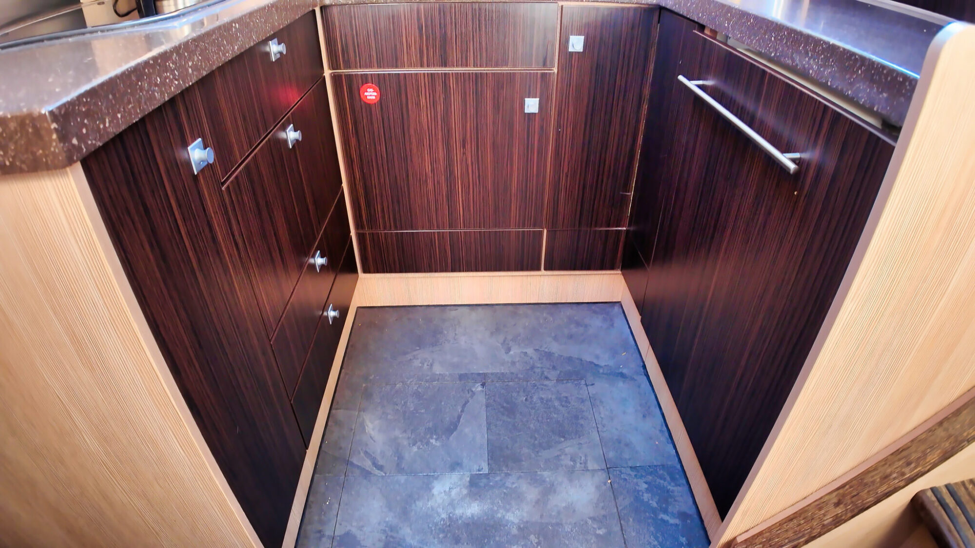 Aventura 43 AK Cabrio 2011 – Zeetaugelijk stalen motorjacht - Foto 12