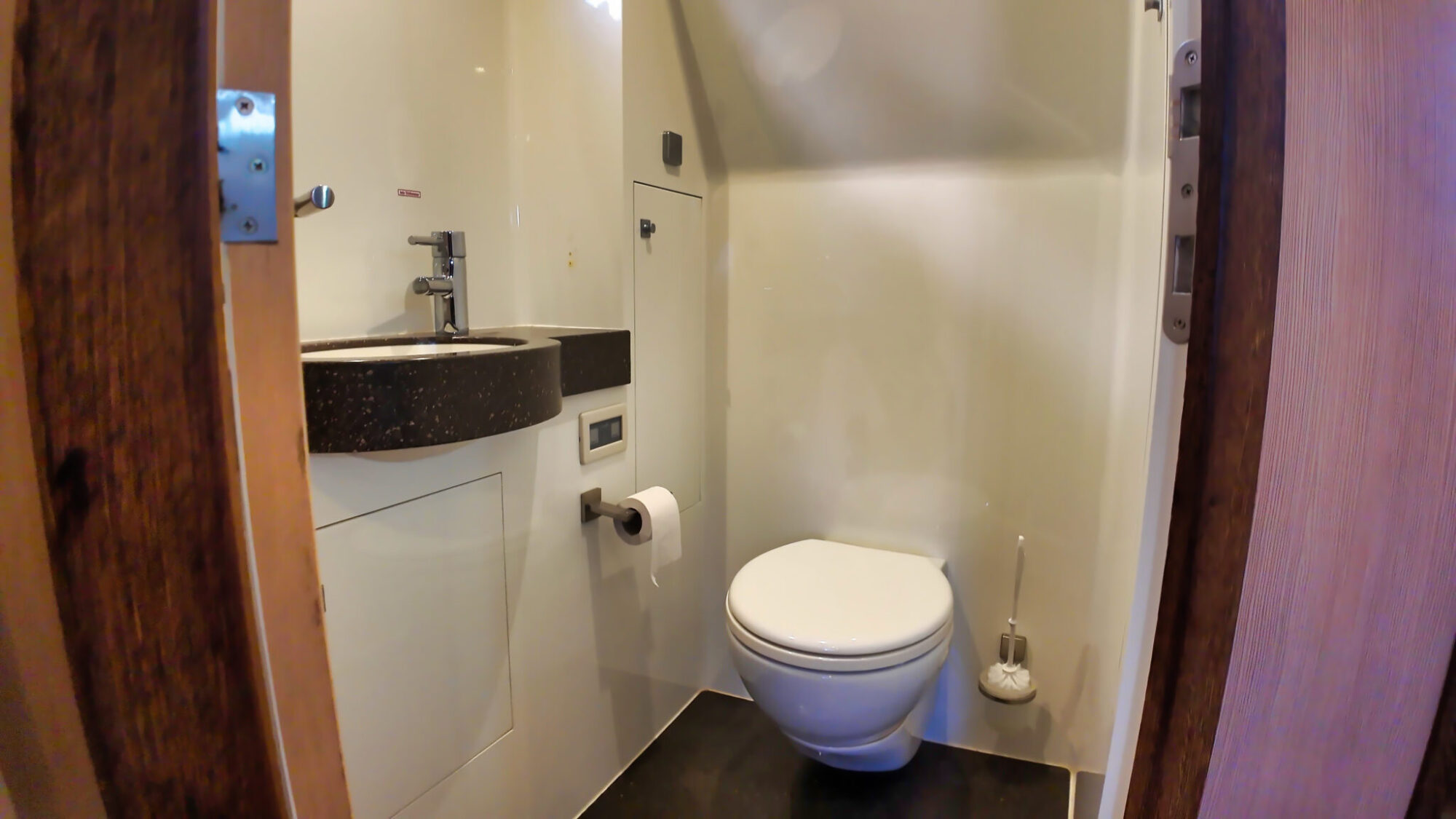 Aventura 43 AK Cabrio 2011 – Zeetaugelijk stalen motorjacht - Foto 22