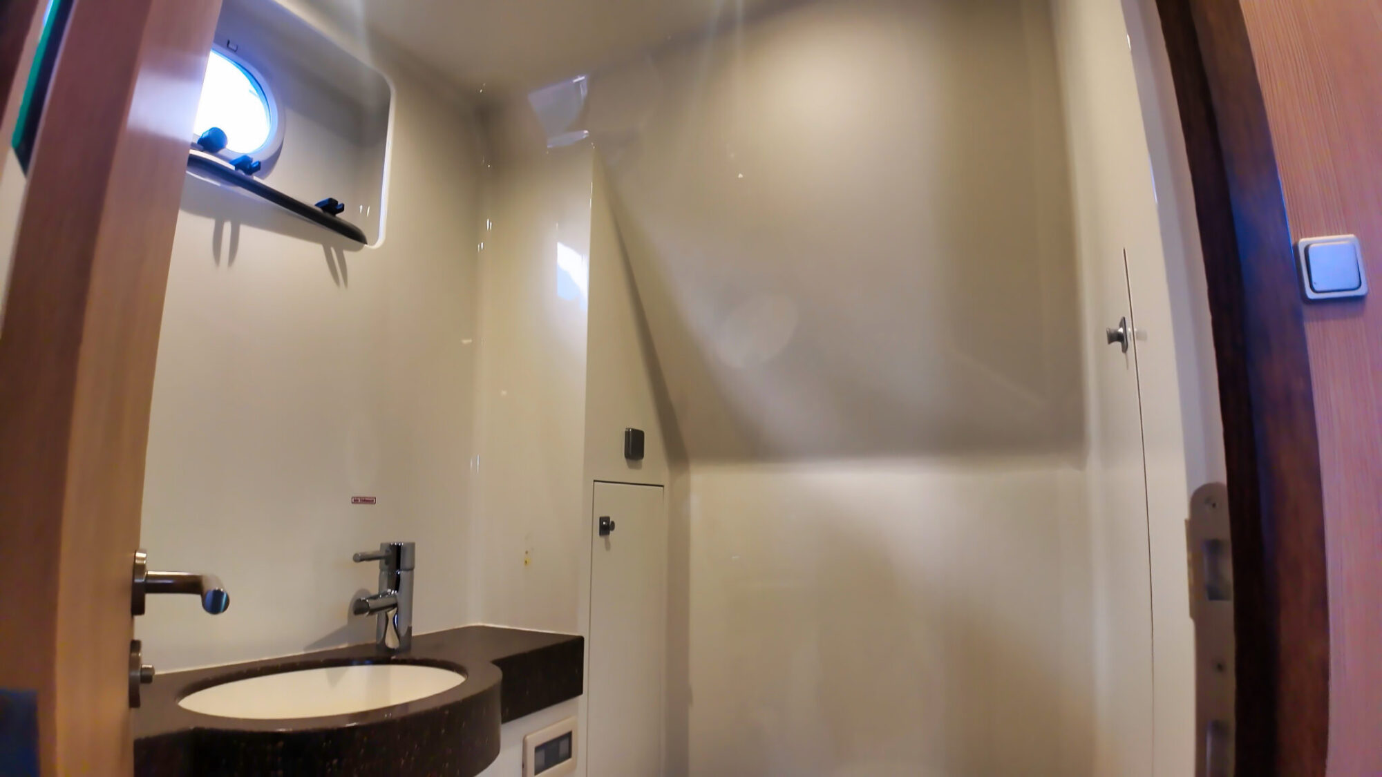 Aventura 43 AK Cabrio 2011 – Zeetaugelijk stalen motorjacht - Foto 23