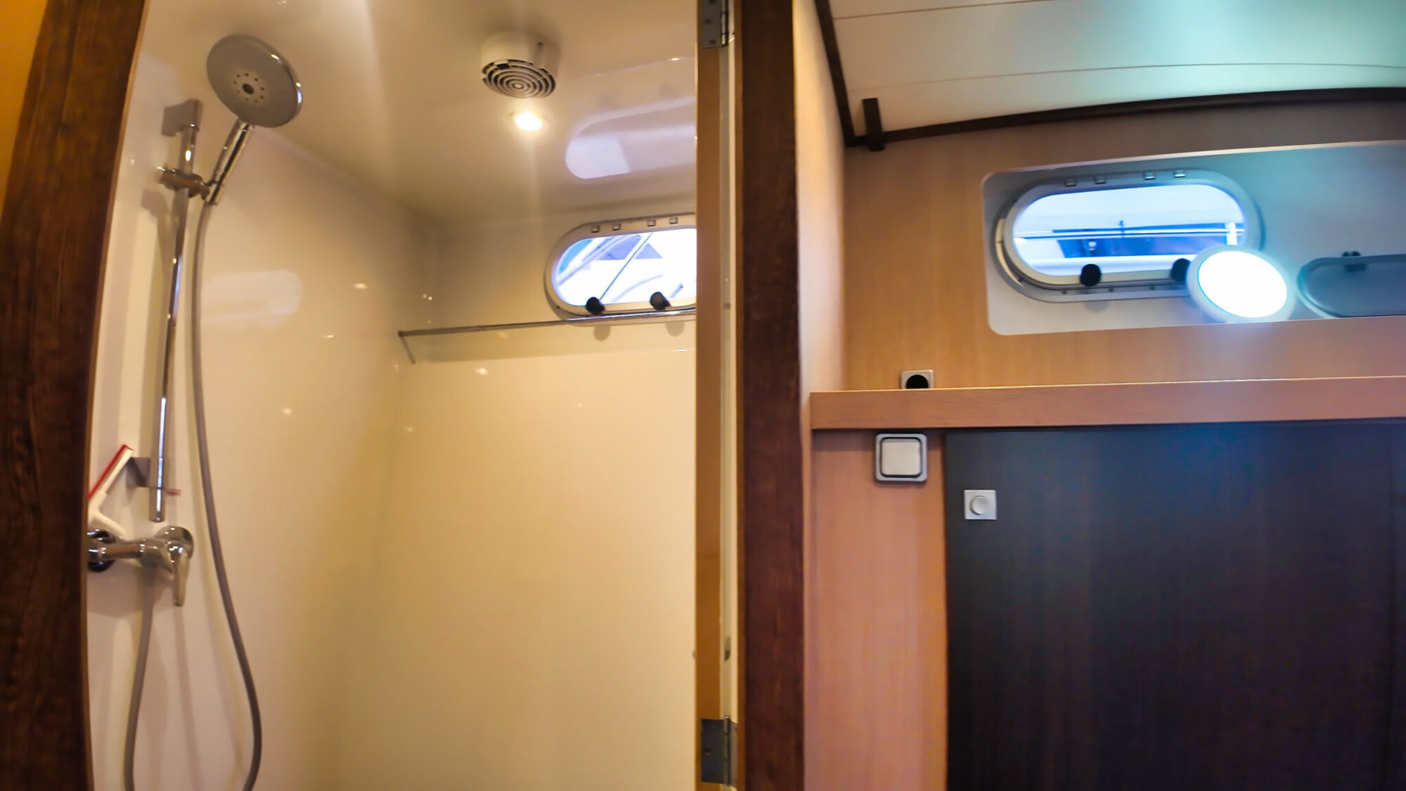 Aventura 43 AK Cabrio 2011 – Zeetaugelijk stalen motorjacht - Foto 26