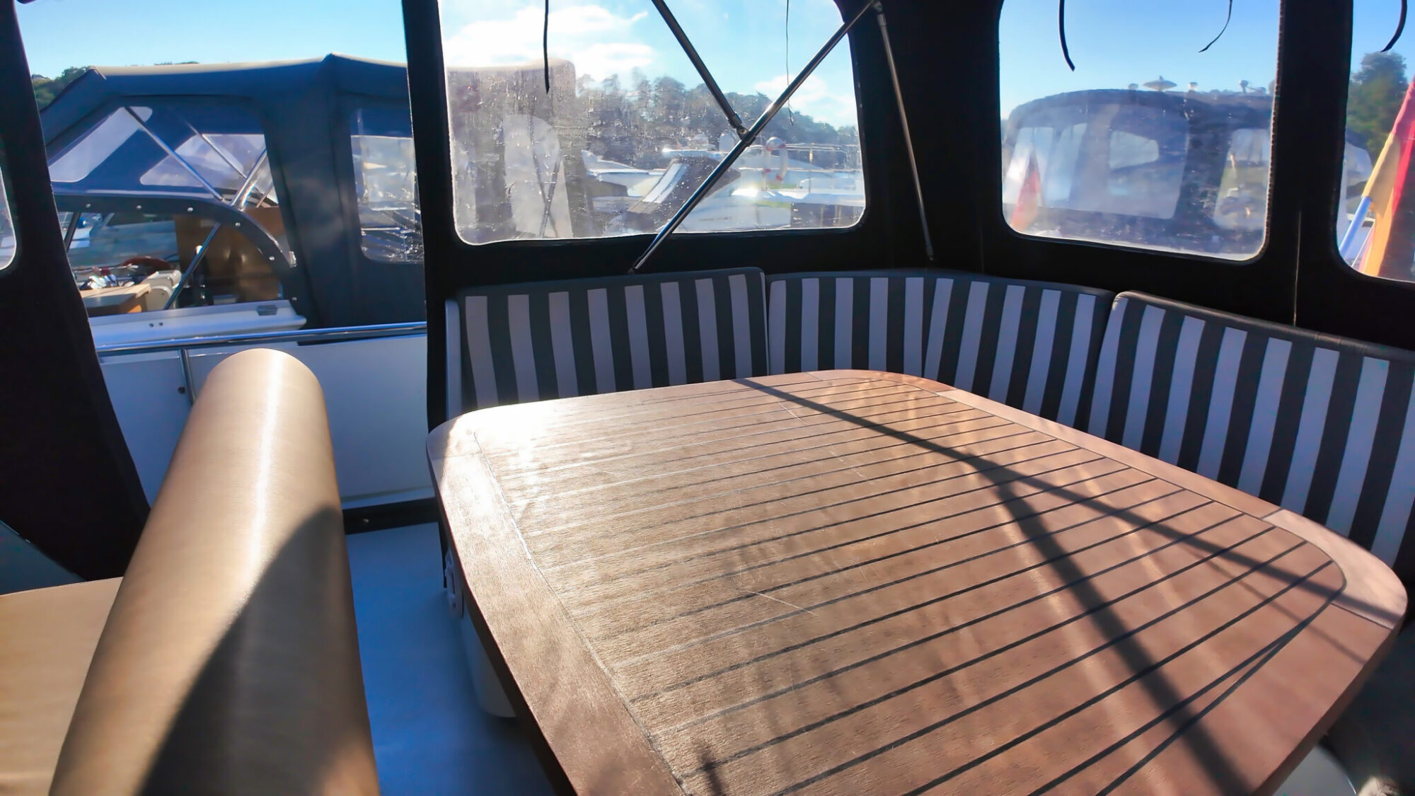 Aventura 43 AK Cabrio 2011 – Zeetaugelijk stalen motorjacht - Foto 7