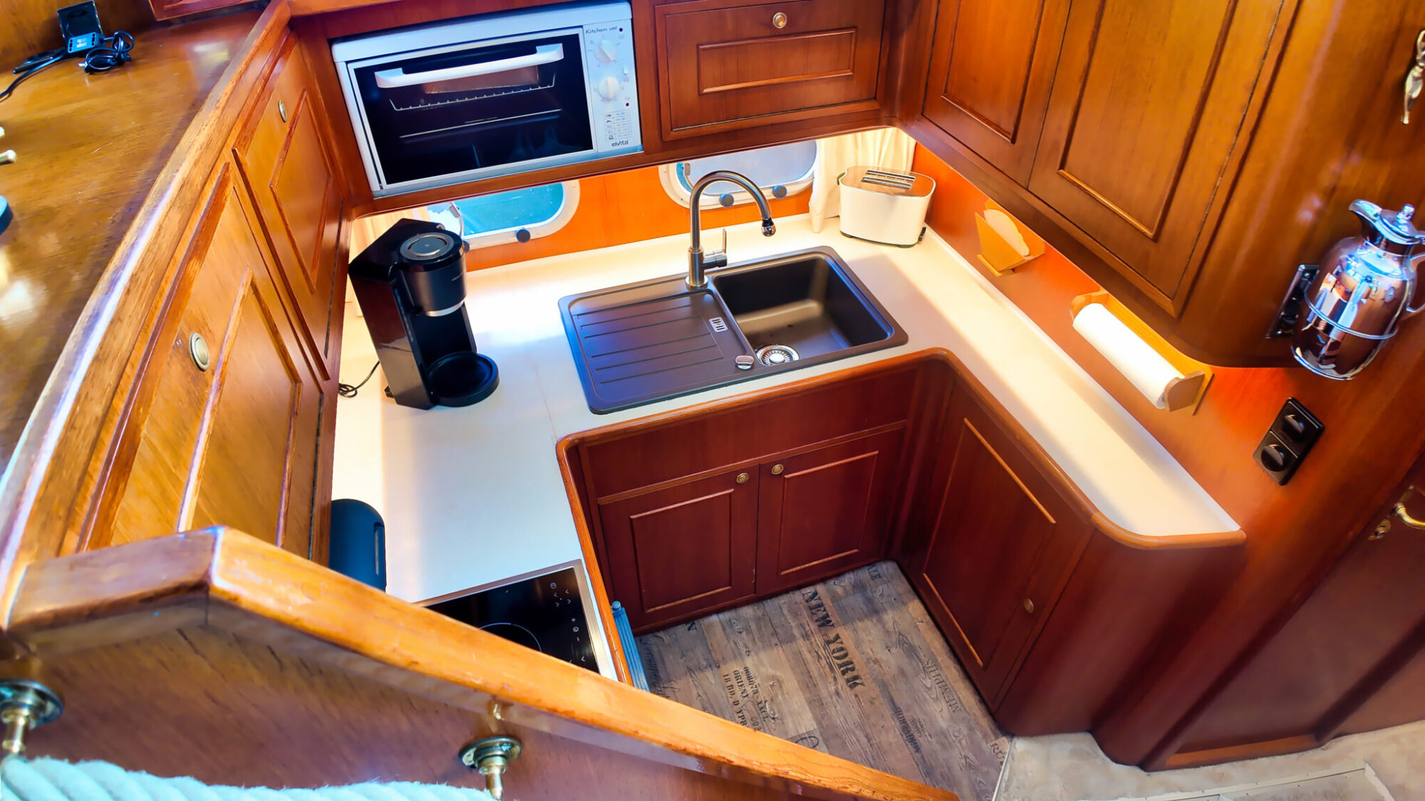 Neptunus 138 1989 – Zeewaardig flybridge-motorjacht - Foto 16