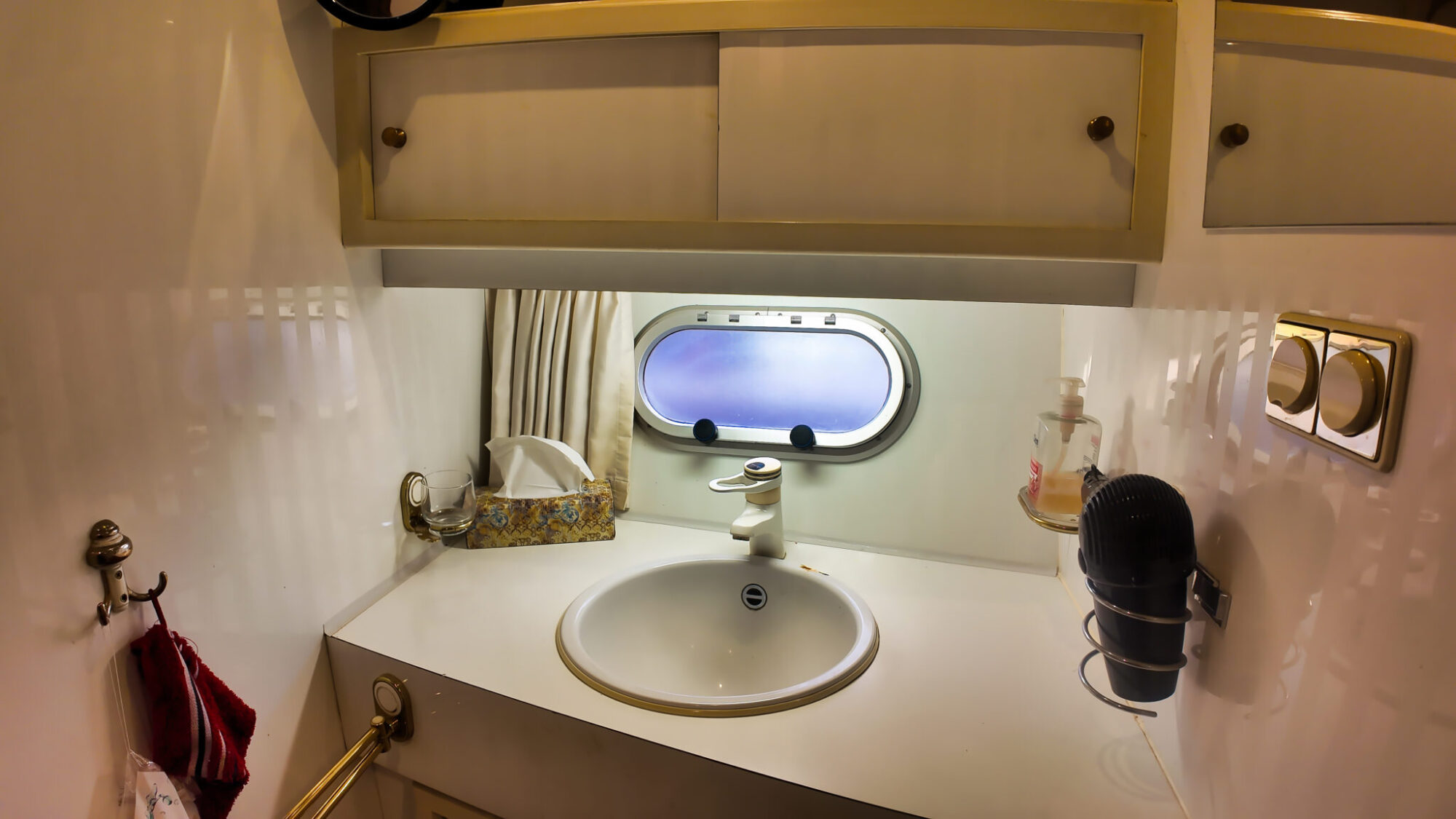 Neptunus 138 1989 – Zeewaardig flybridge-motorjacht - Foto 20