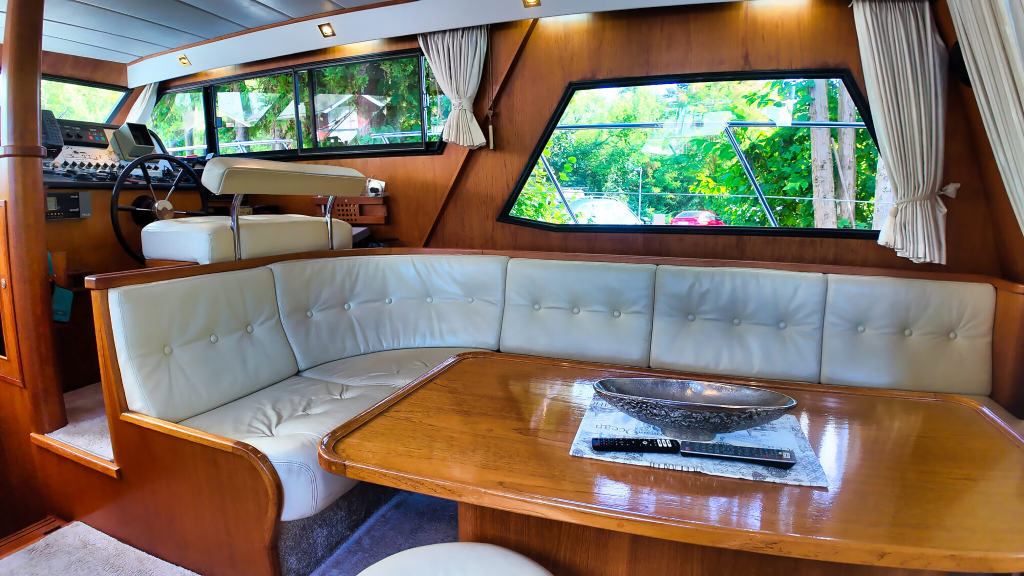 Neptunus 138 / 46 Flybridge Sedan - Foto 3