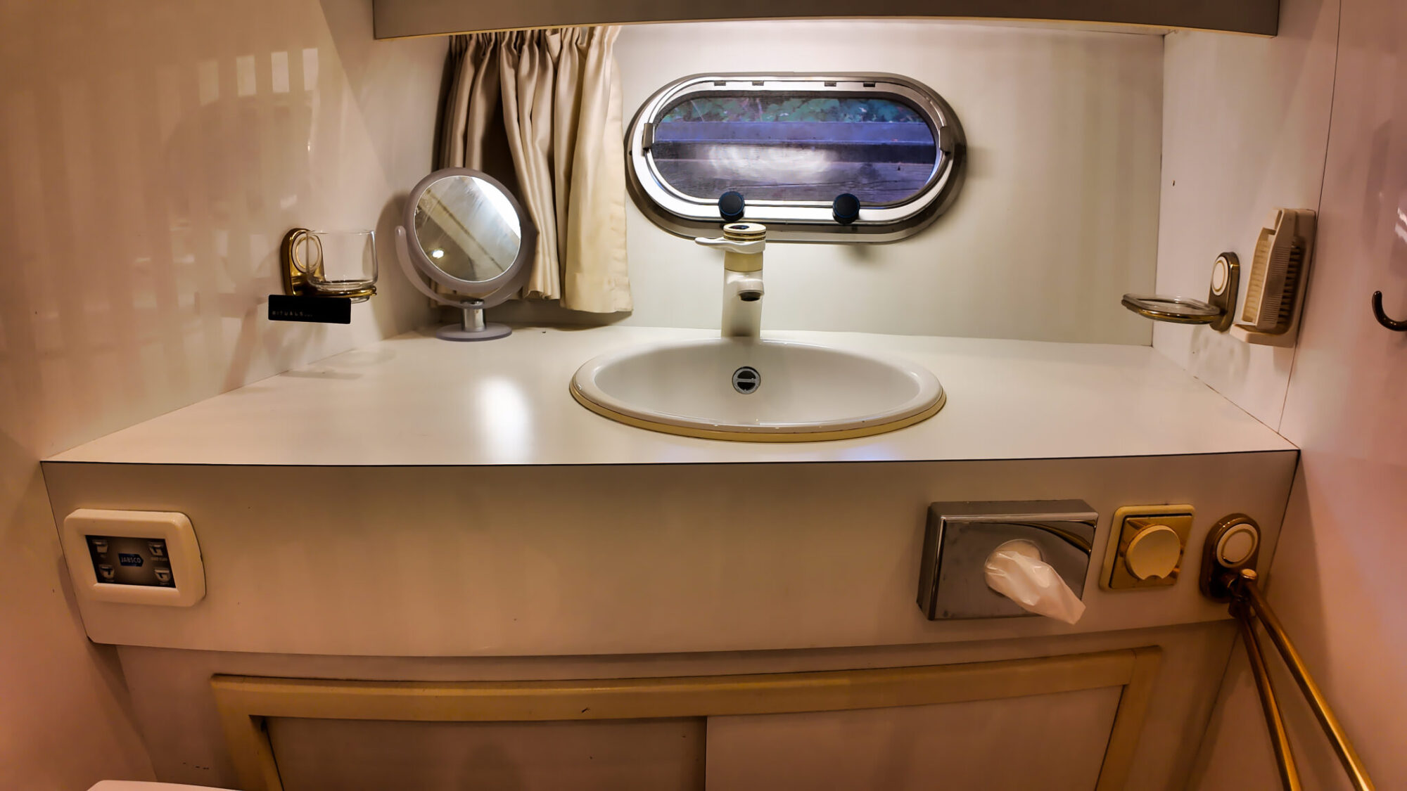Neptunus 138 1989 – Zeewaardig flybridge-motorjacht - Foto 23
