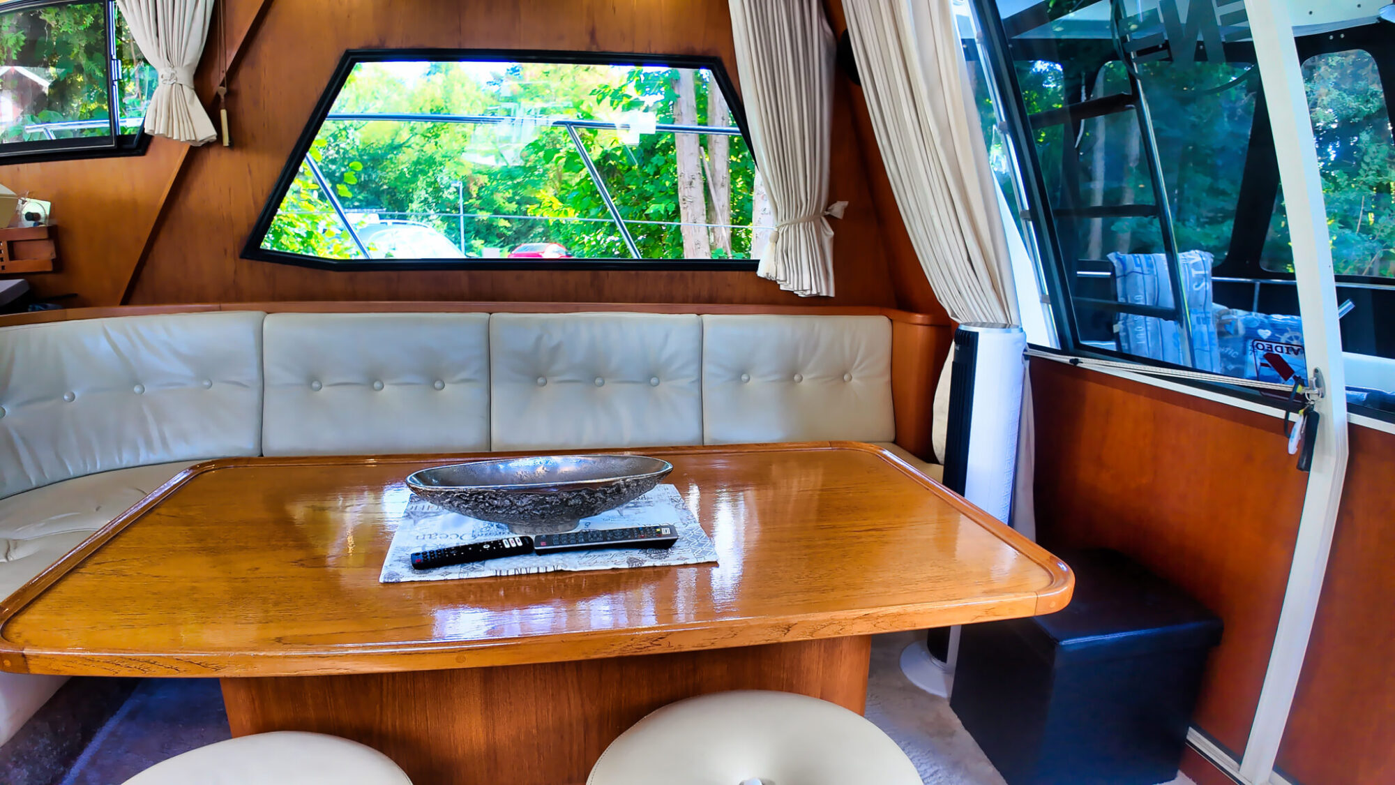Neptunus 138 / 46 Flybridge Sedan - Foto 4