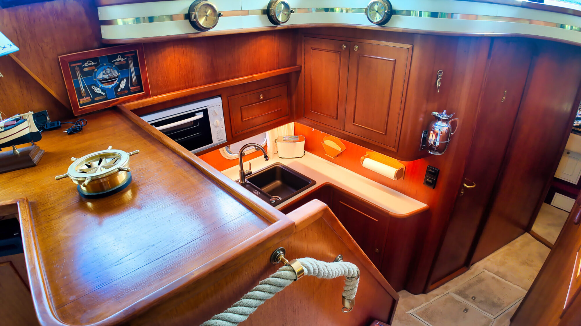 Neptunus 138 1989 – Zeewaardig flybridge-motorjacht - Foto 8