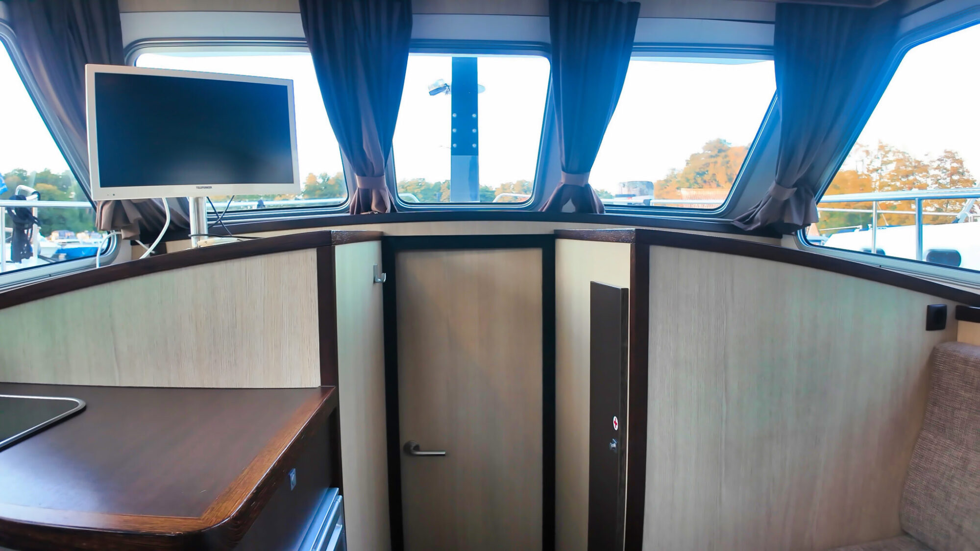 Aventura 34 AK Cabrio 2012 – robuuste kajuitboot met achterkajuit - Foto 7