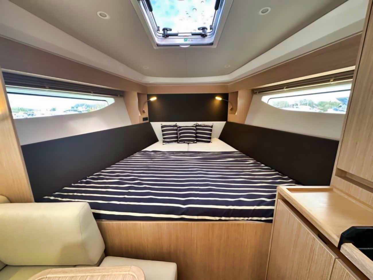 Bavaria SR 35 Hardtop 2024 – demo met 5 vaaruren - Foto 21
