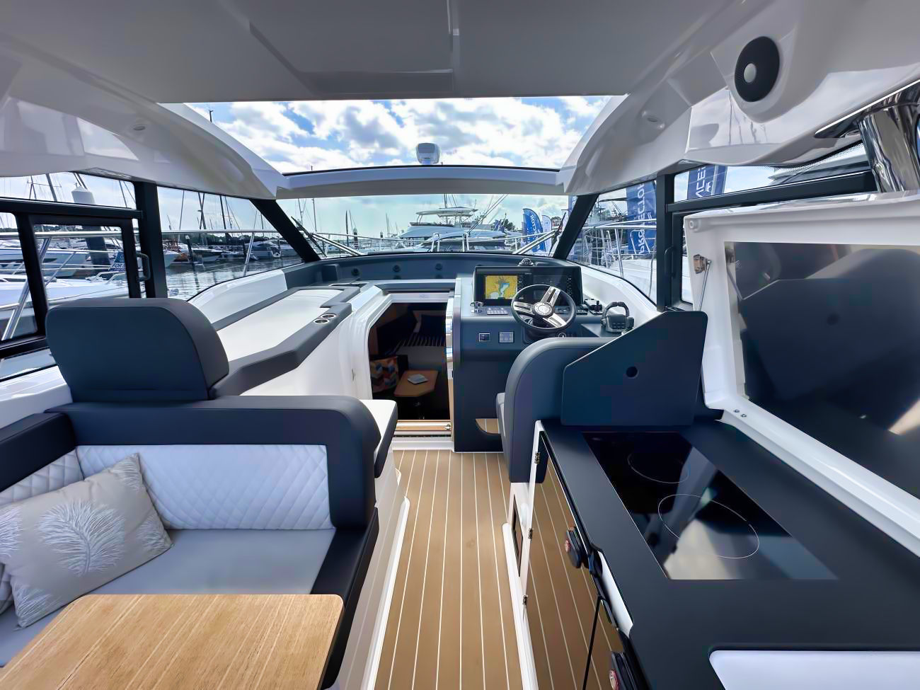Bavaria SR 35 Hardtop 2024 – demo met 5 vaaruren - Foto 8
