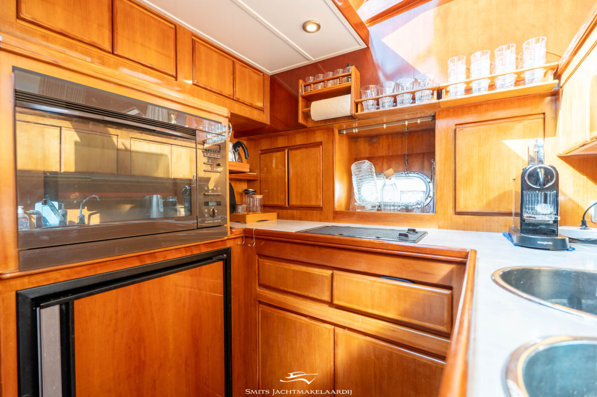 Astor 37 Flybridge 1996 – ruim sportjacht met twee hutten - Foto 11