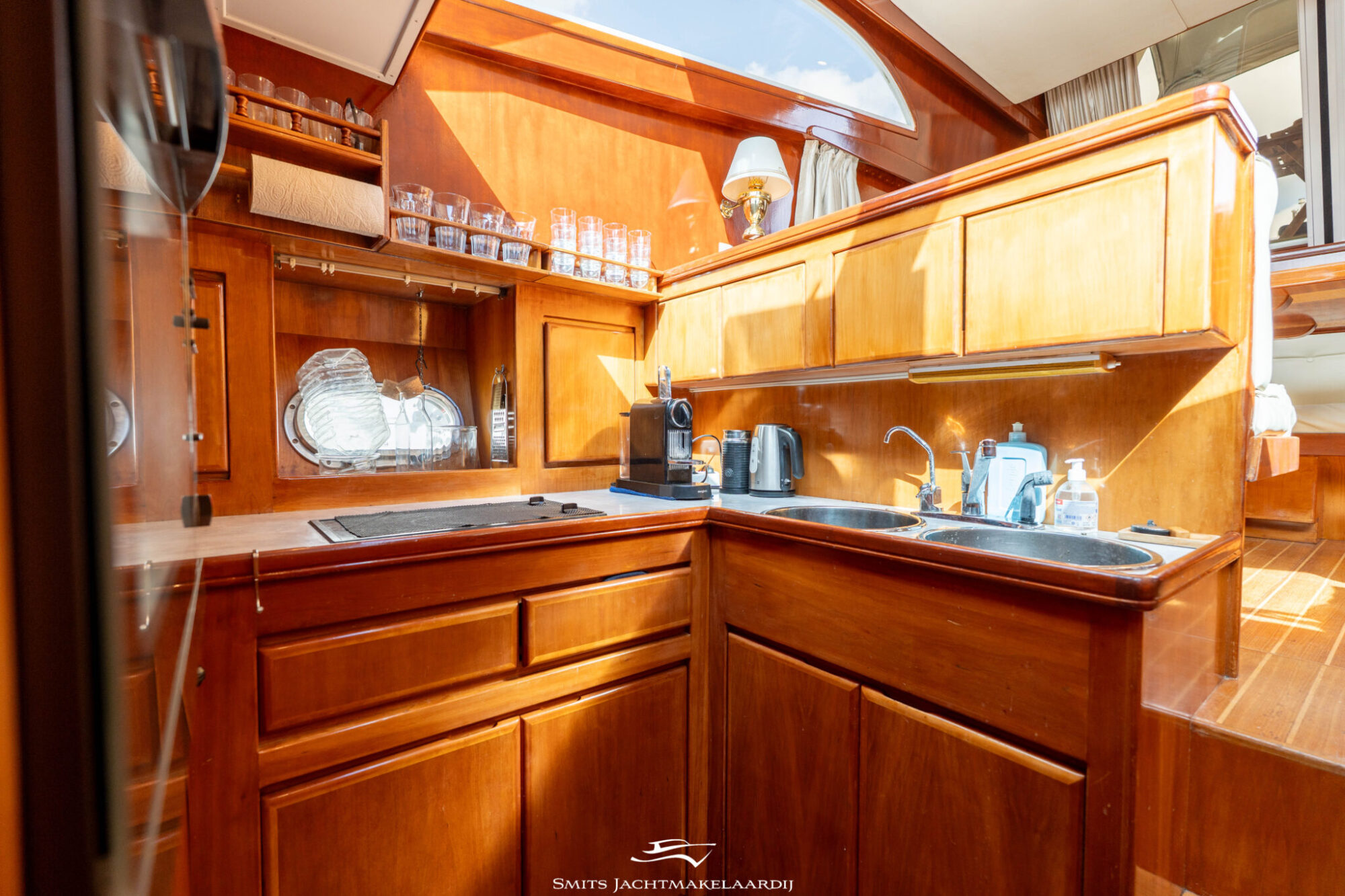 Astor 37 Flybridge 1996 – ruim sportjacht met twee hutten - Foto 12