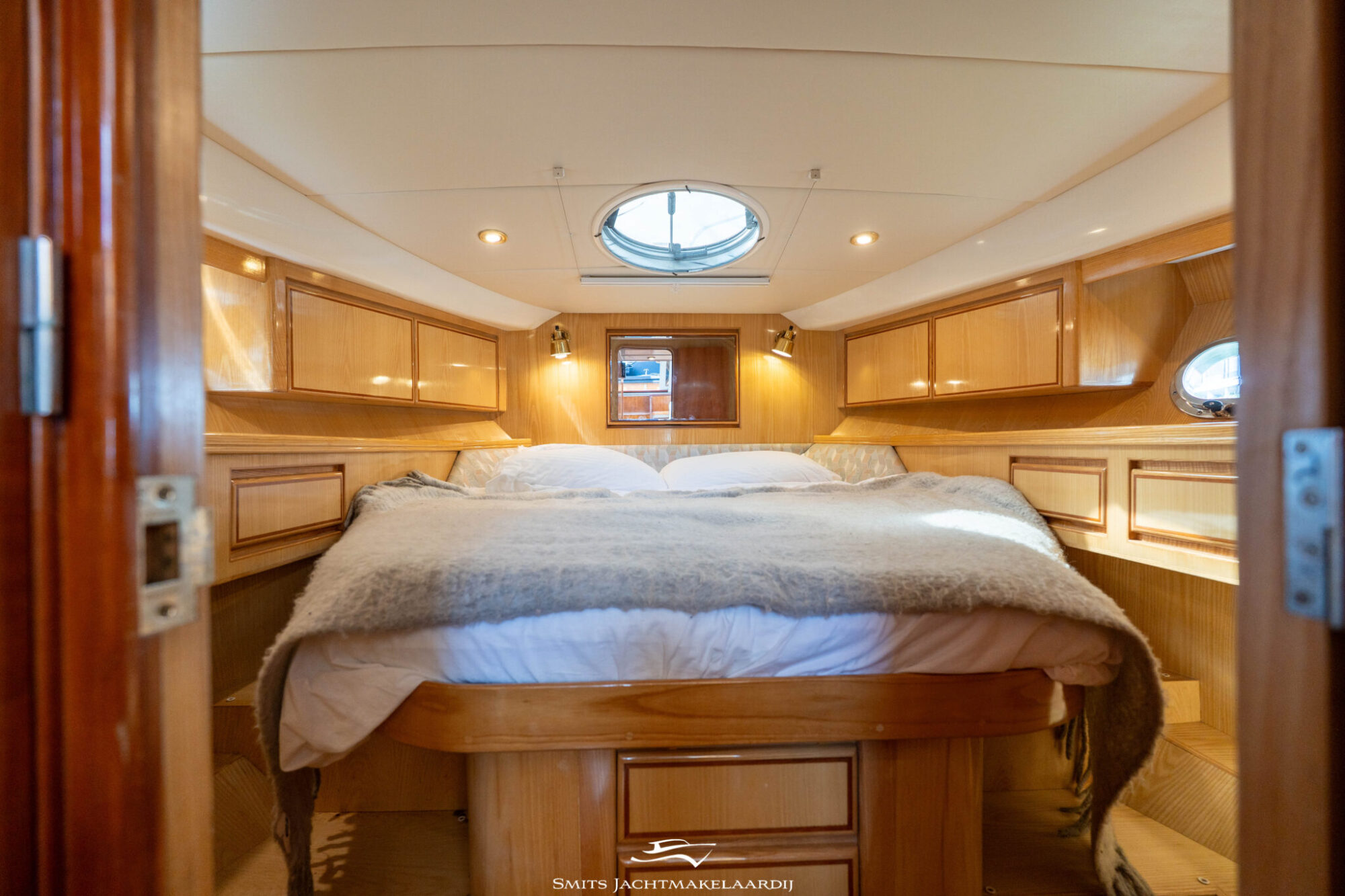 Astor 37 Flybridge 1996 – ruim sportjacht met twee hutten - Foto 14